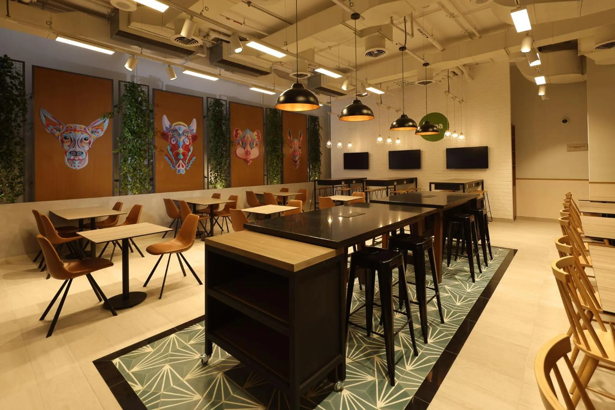 Restaurant/places to eat in Casa Andina Standard Benavides