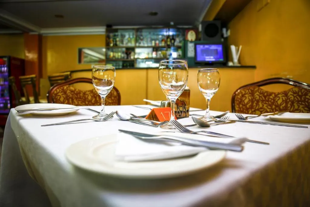 Restaurant/places to eat in Modern Space