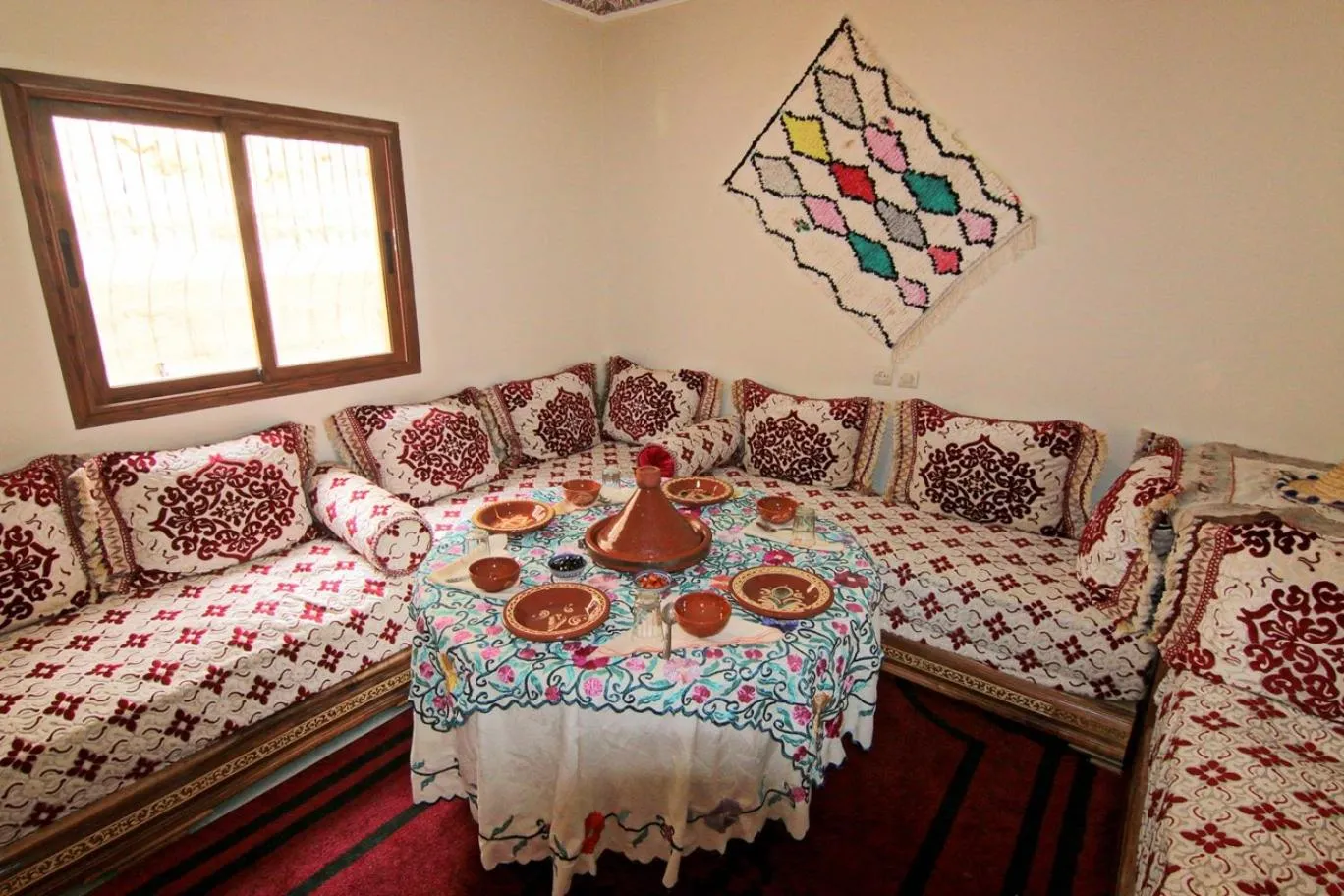 Restaurant/places to eat, Bed in Jnane Karma