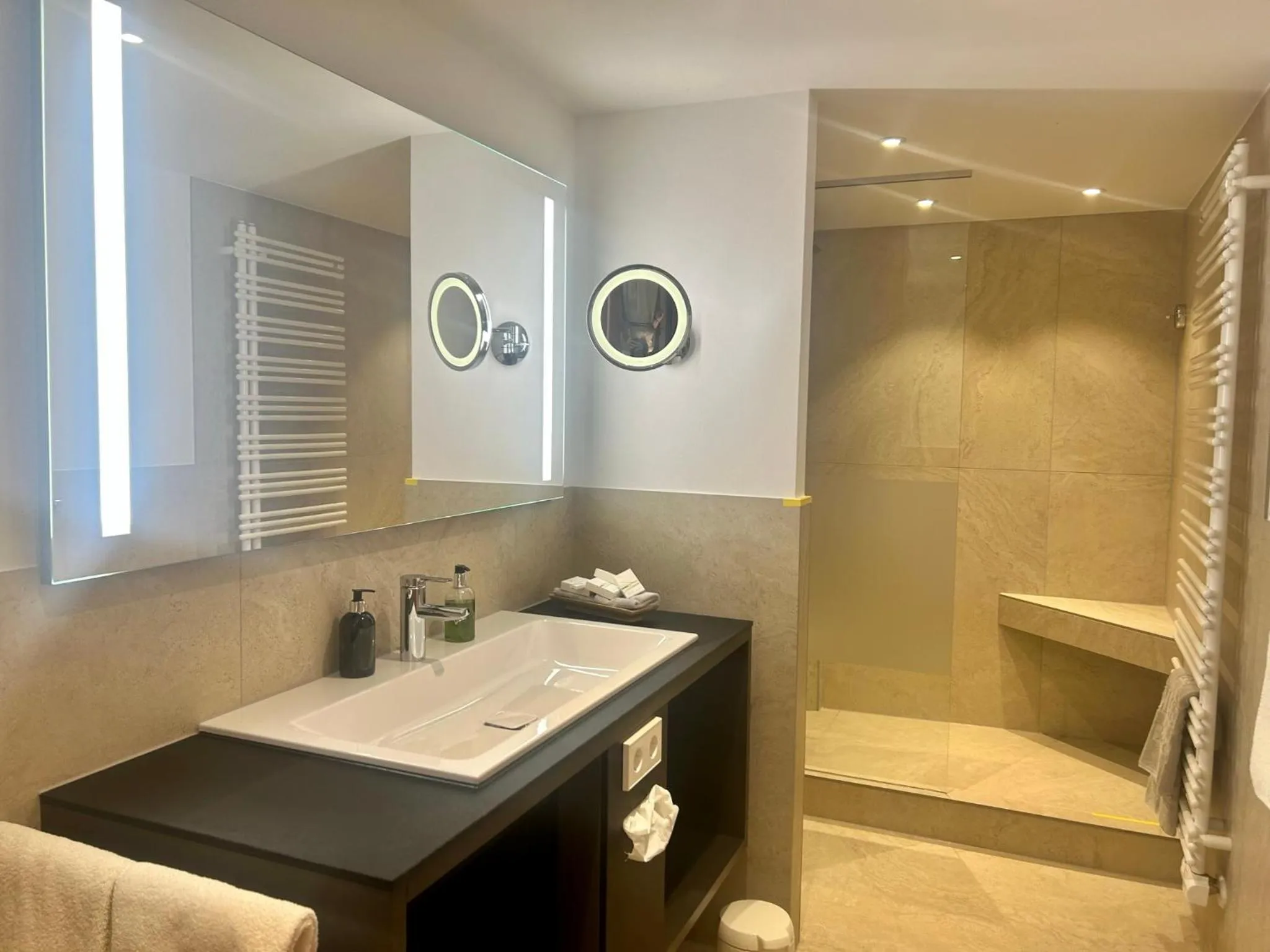 Shower in Hotel Reppert