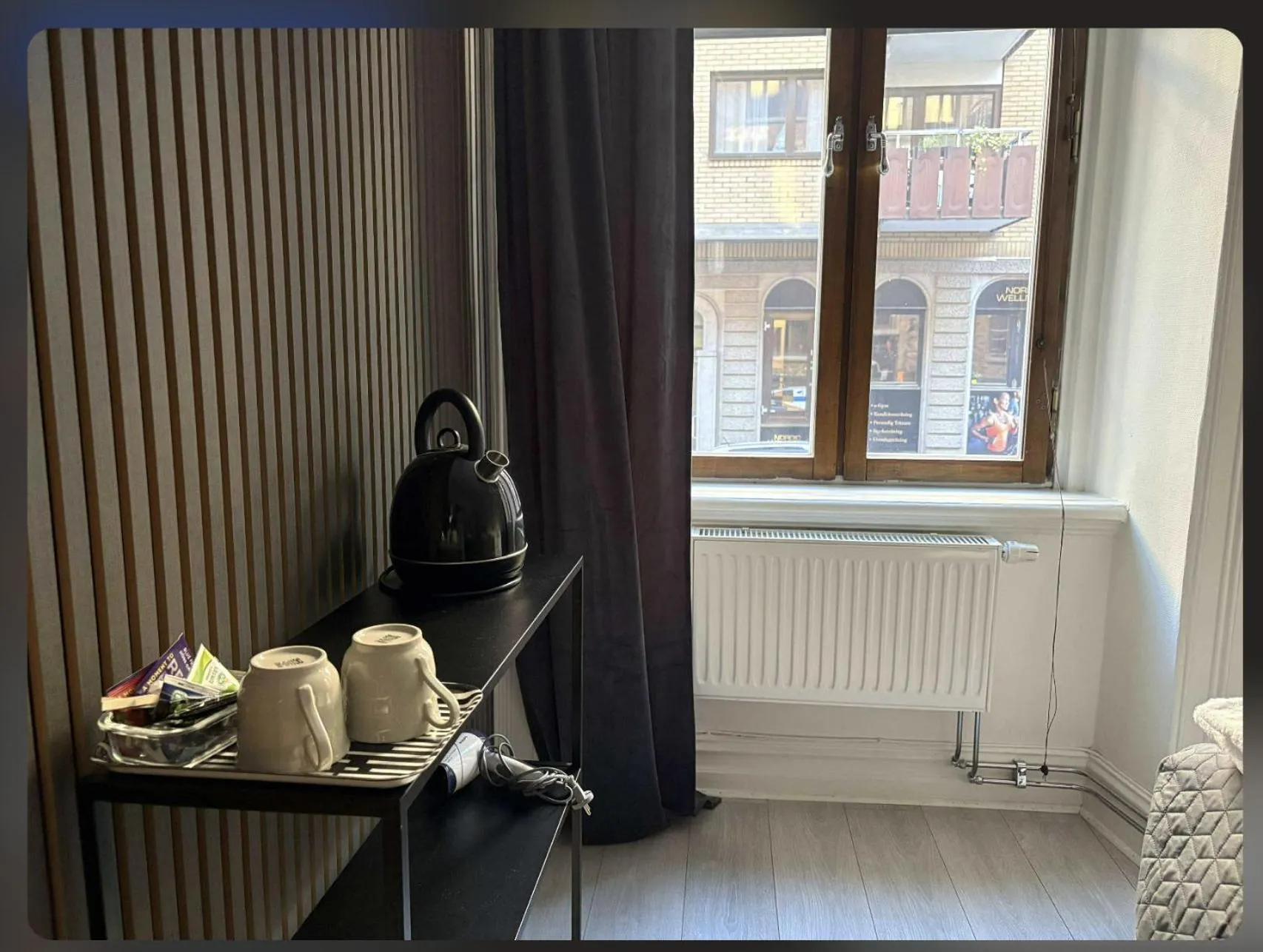 Photo of the whole room in Hotel Lemonade