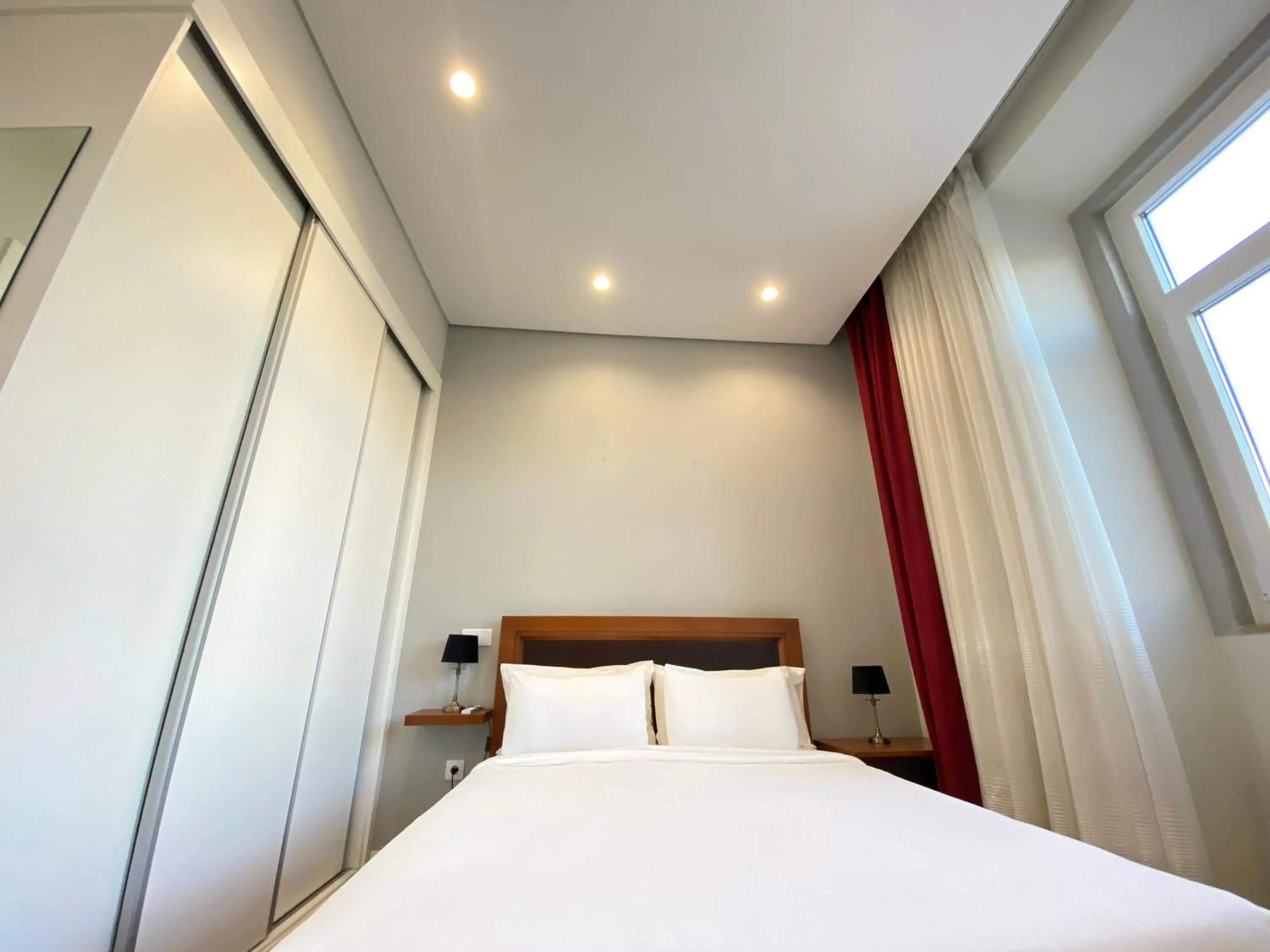 Bedroom, Bed in Canto Doce