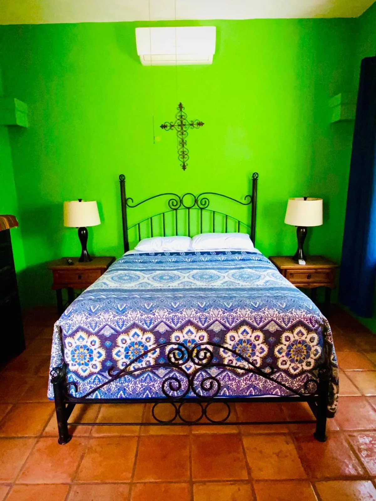 Bed in Catrina & Diego