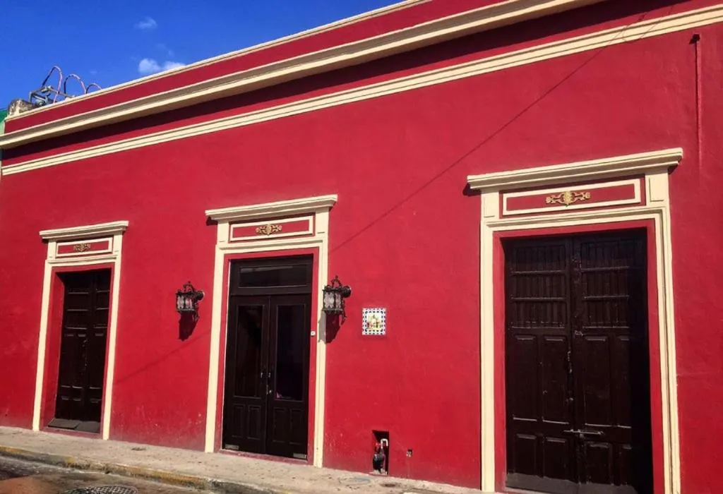 Facade/entrance in Catrina & Diego
