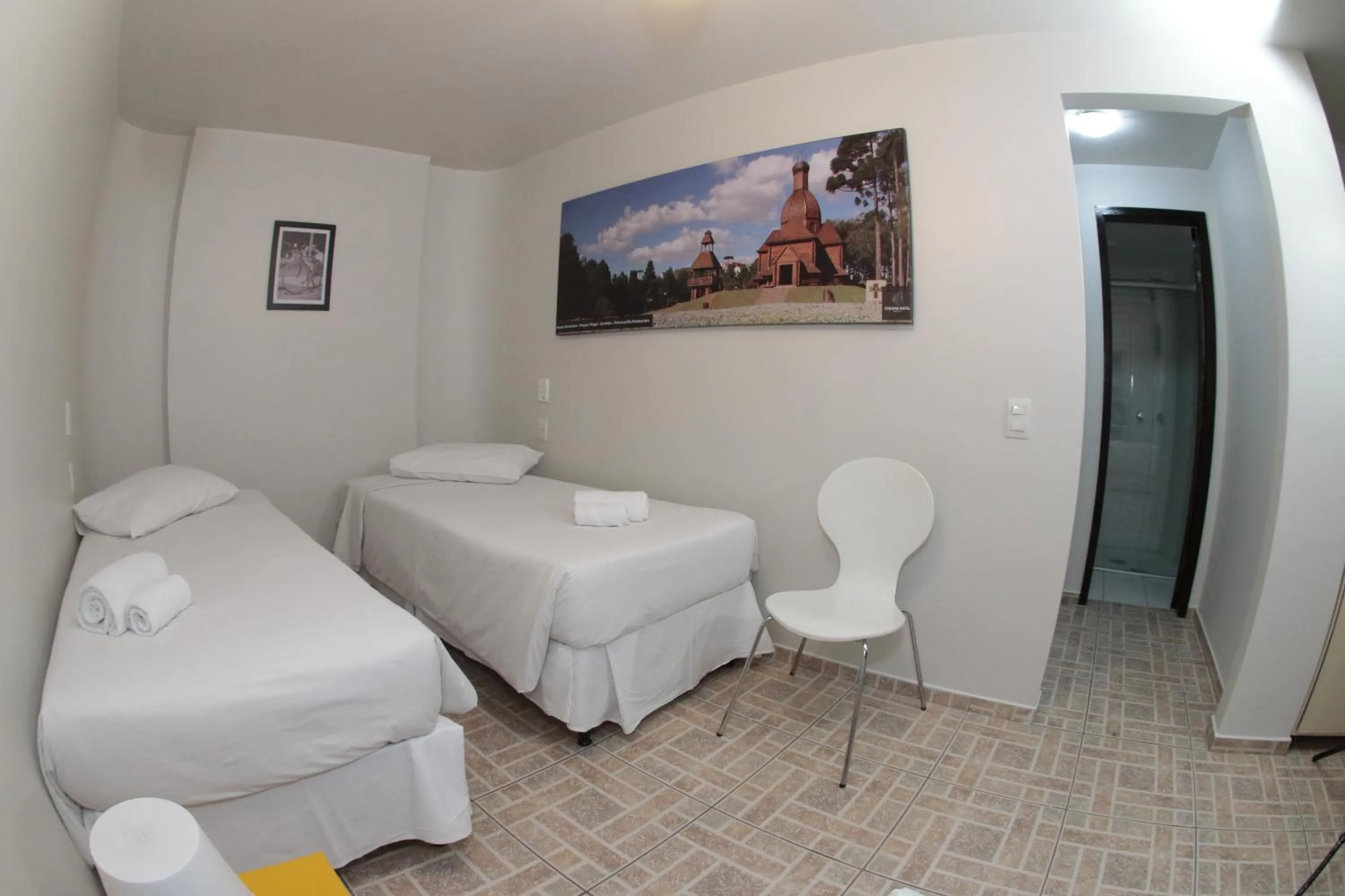 Photo of the whole room, Bed in Esquina Batel - Hotel Econômico