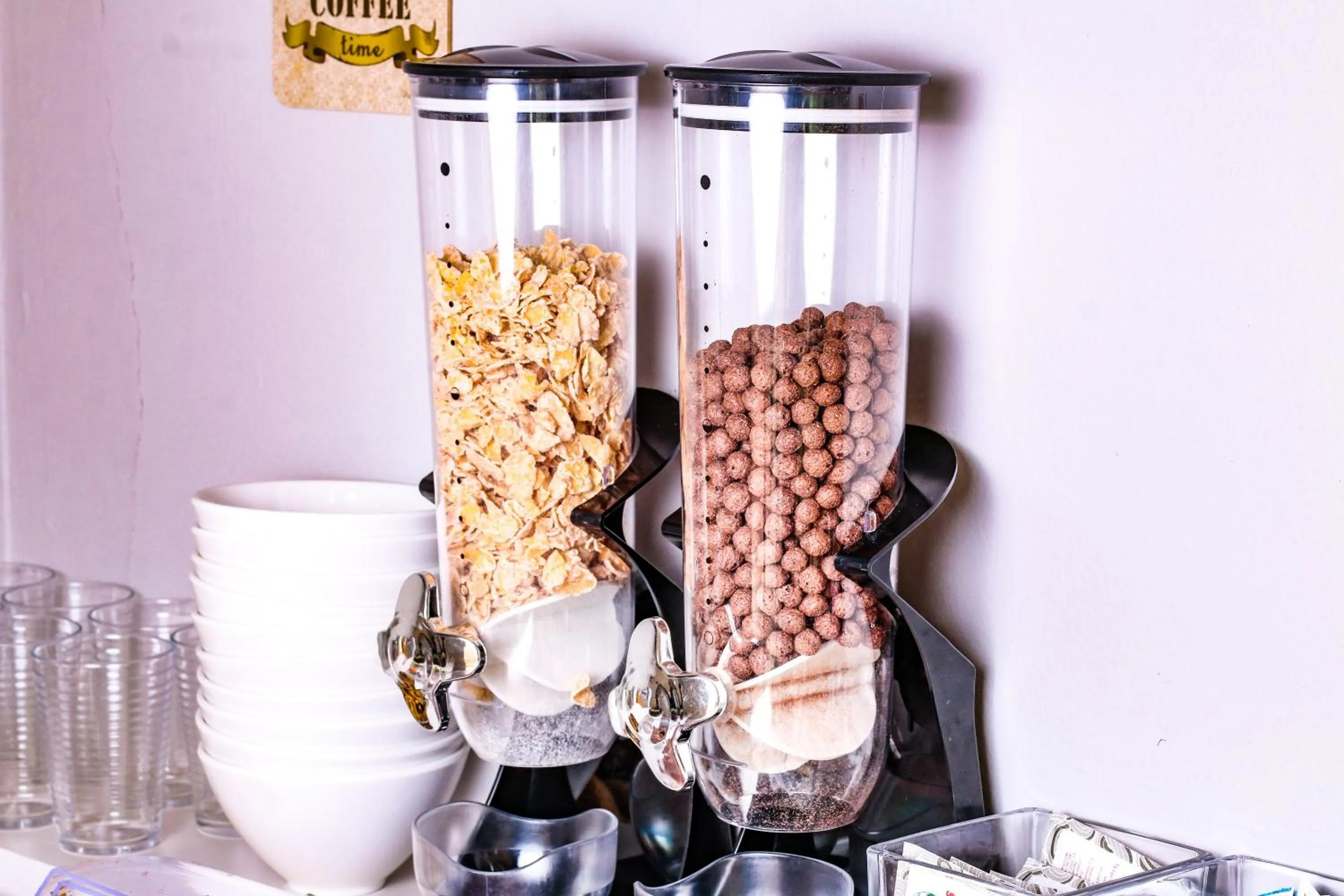 Breakfast in Esquina Batel - Hotel Econômico