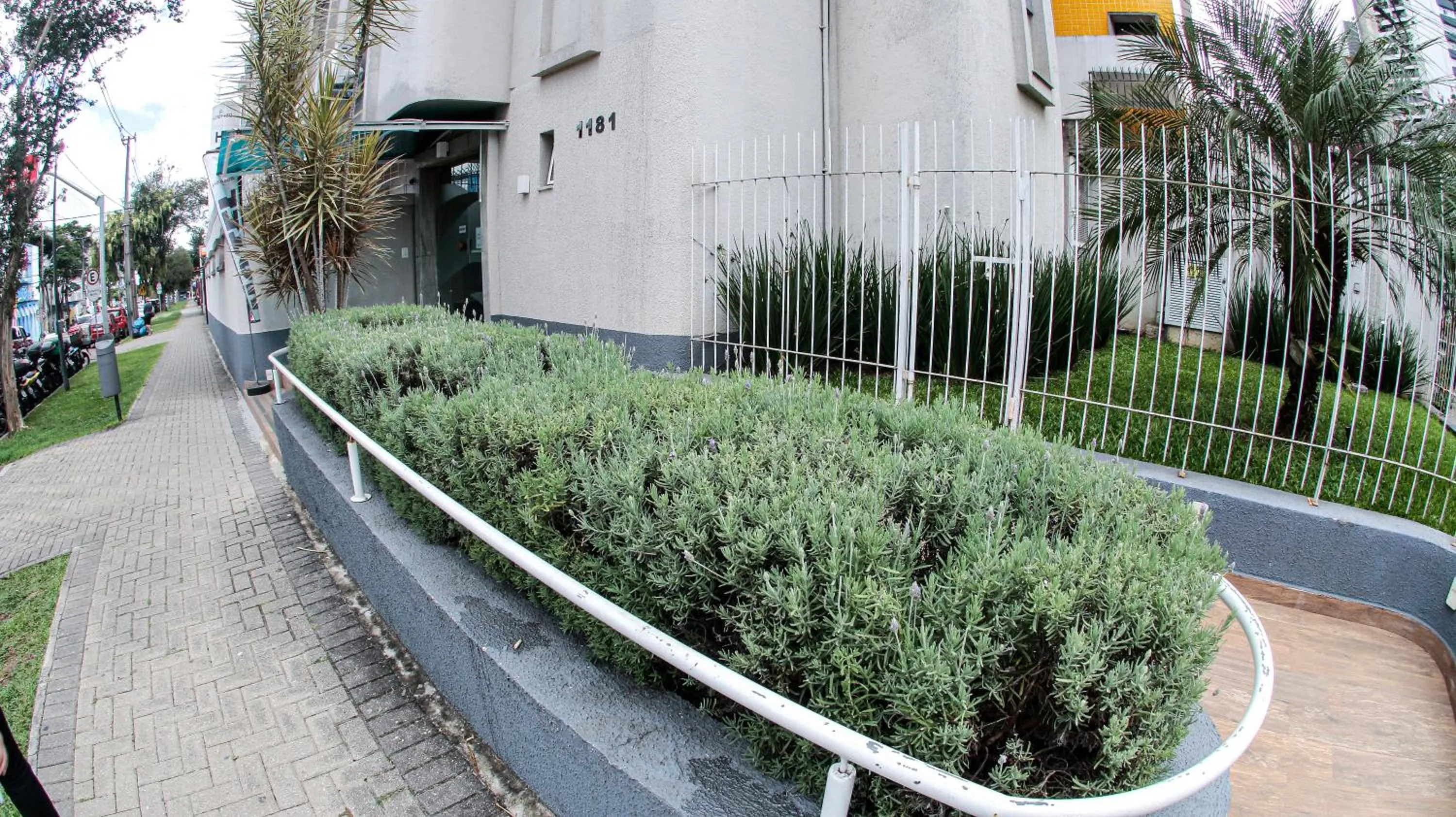 Garden view in Esquina Batel - Hotel Econômico