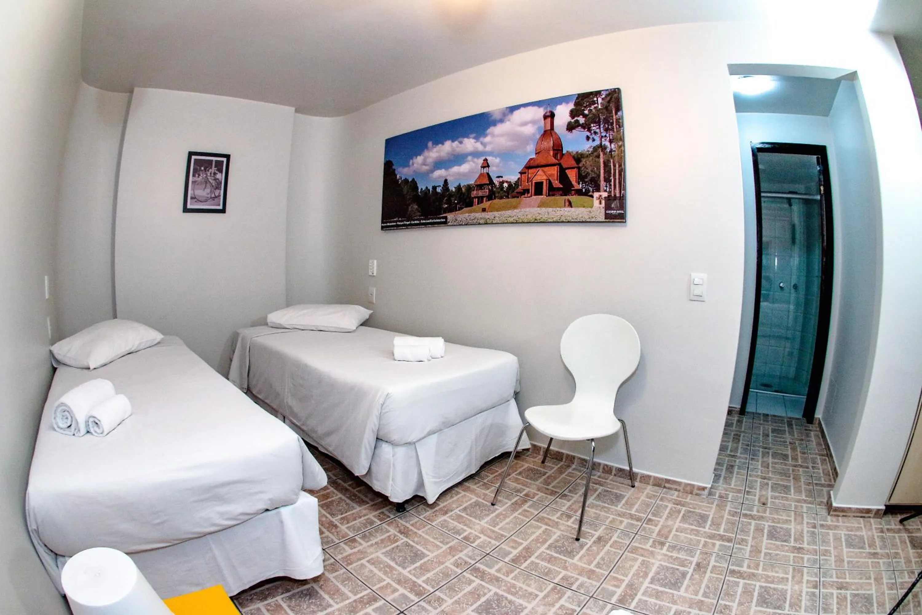 Photo of the whole room, Bed in Esquina Batel - Hotel Econômico