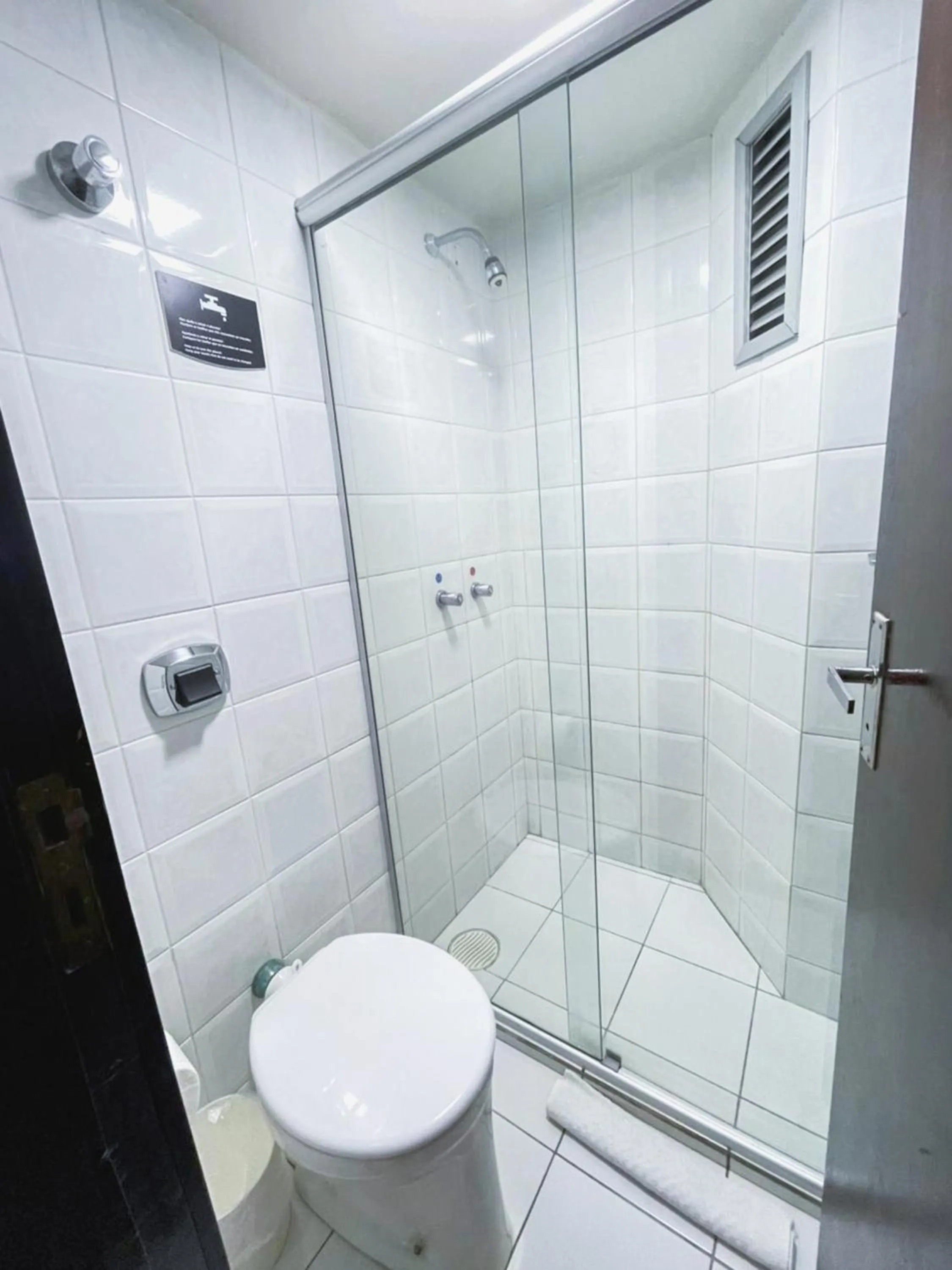 Esquina Batel - Hotel Econômico