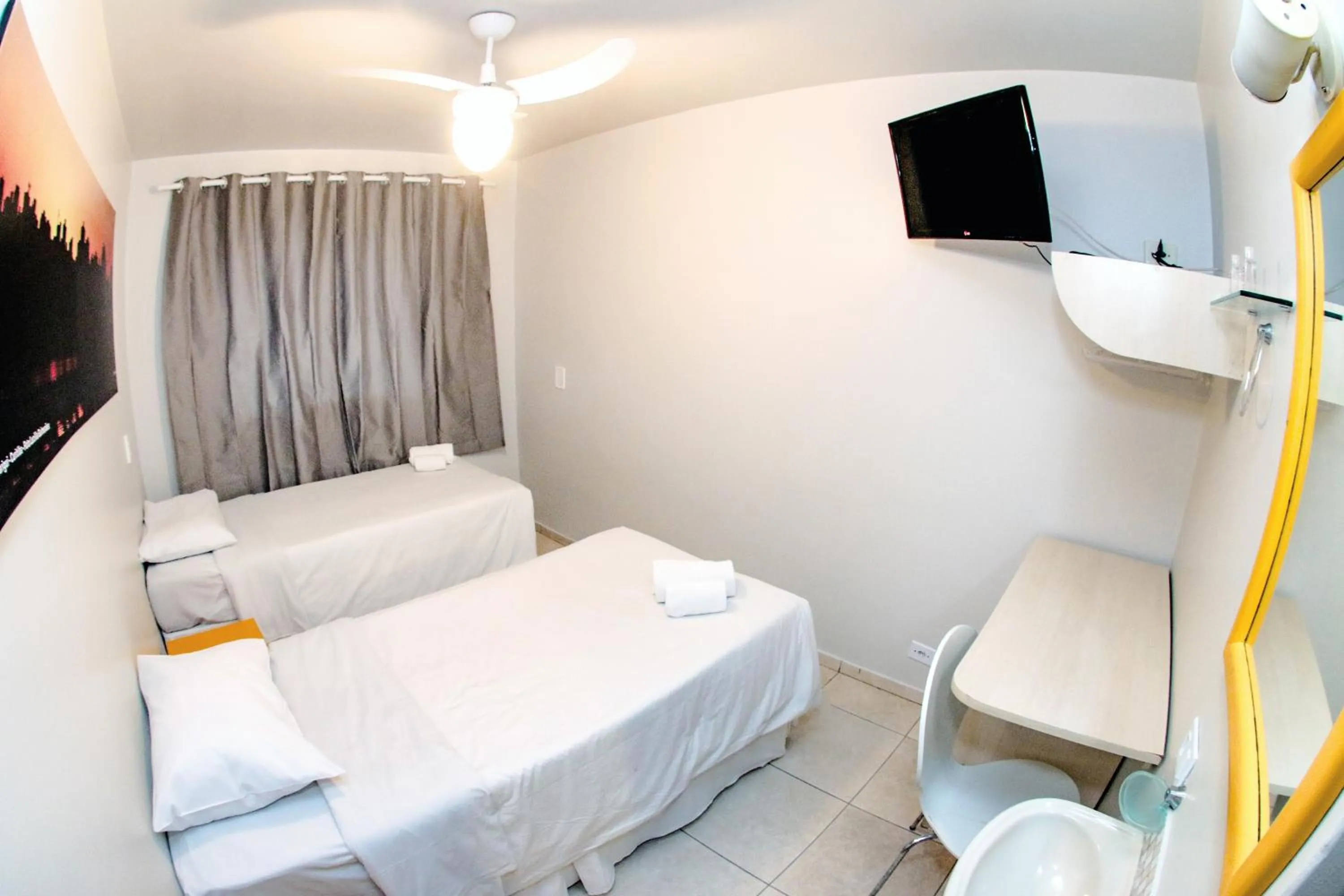 Bedroom in Esquina Batel - Hotel Econômico