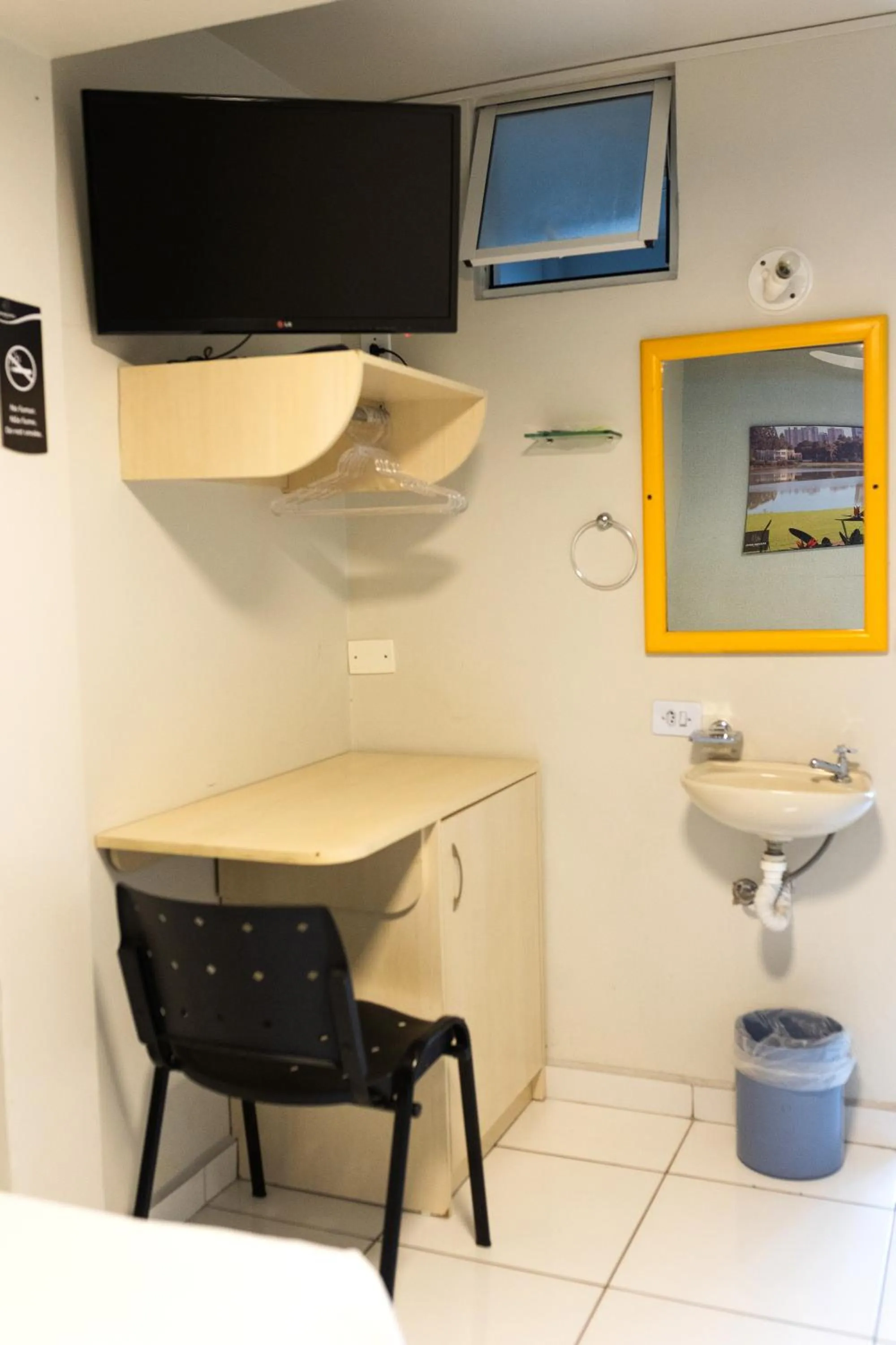 Esquina Batel - Hotel Econômico