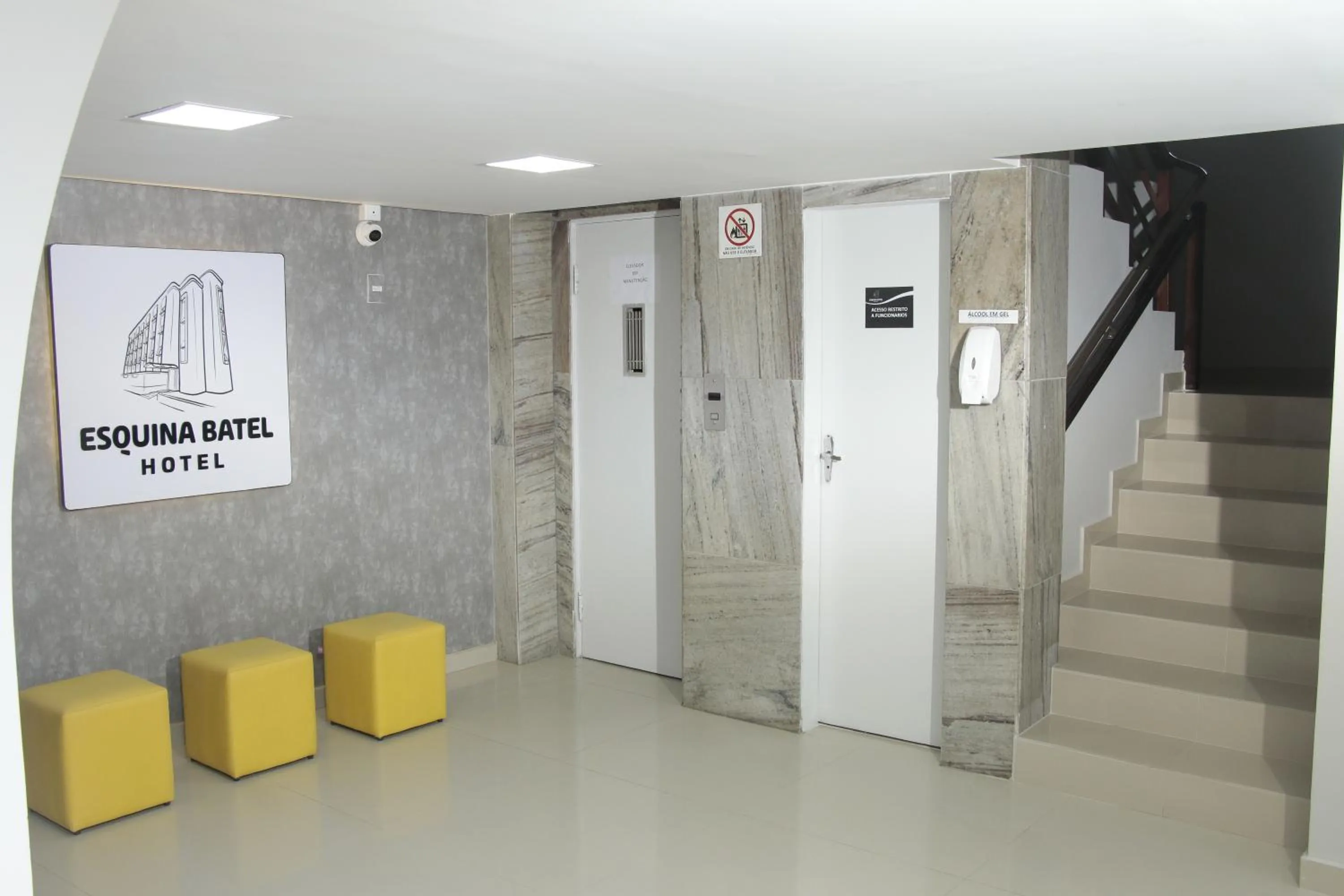 Lobby or reception in Esquina Batel - Hotel Econômico