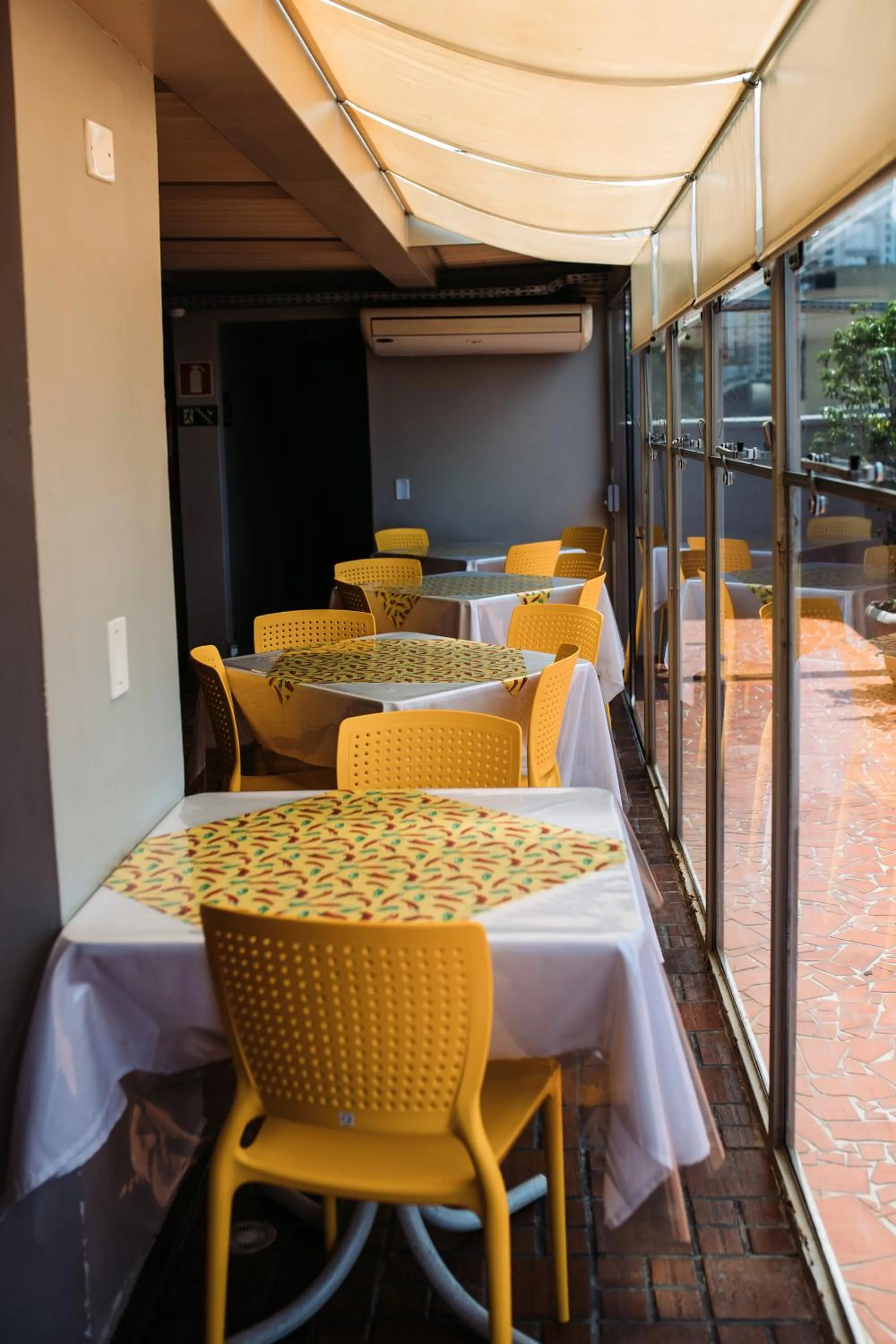 Esquina Batel - Hotel Econômico