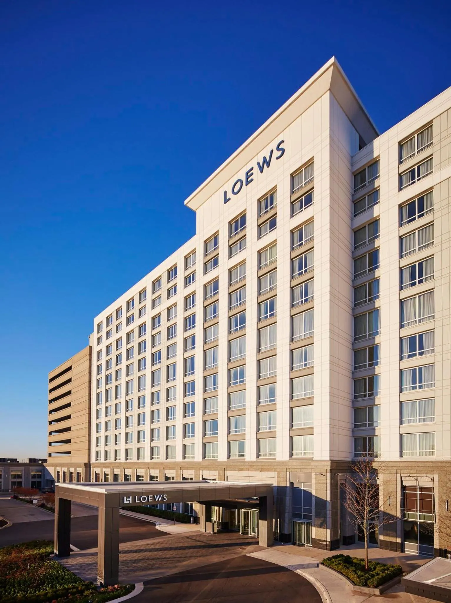 Property building in Loews Chicago O'Hare Hotel