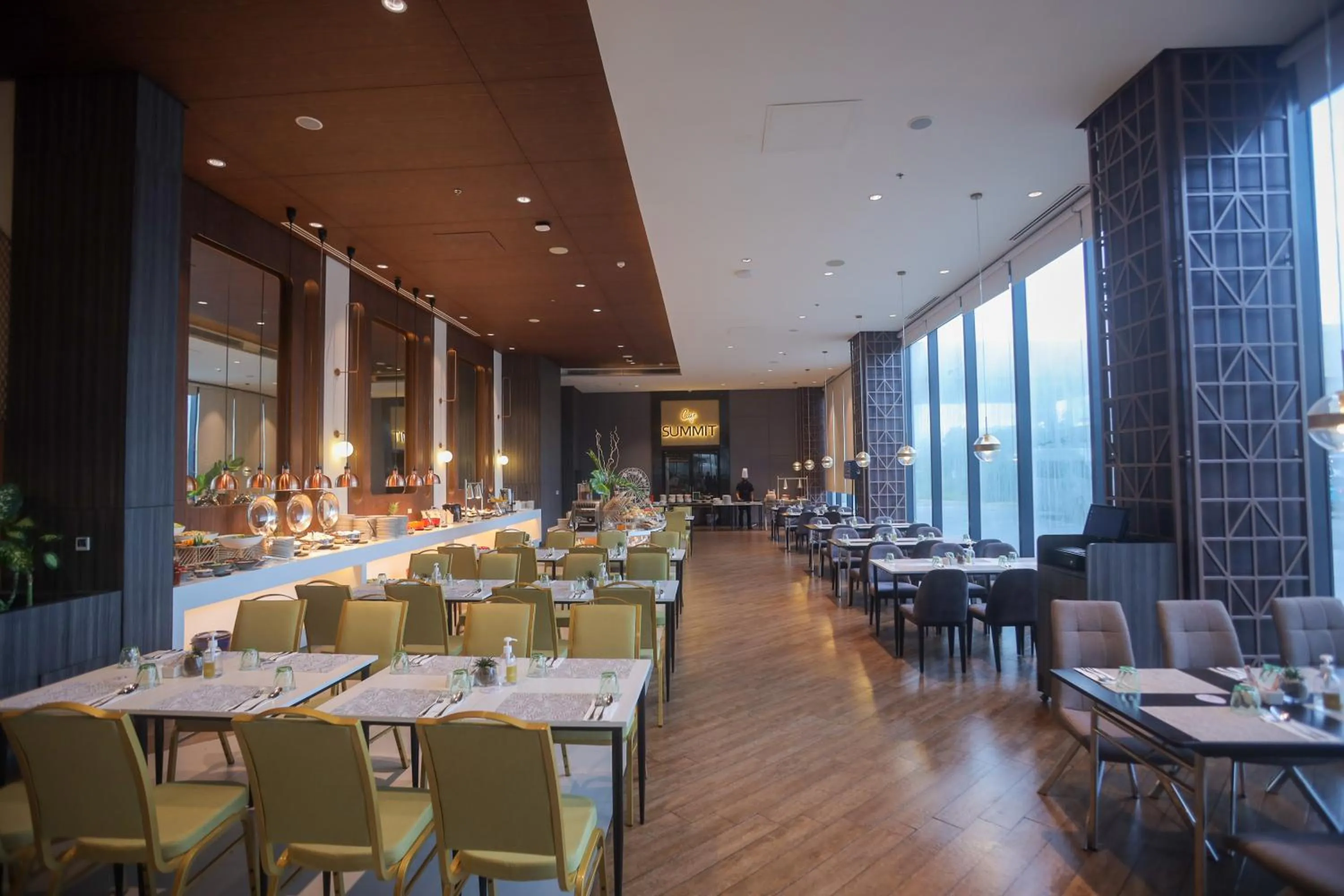 Restaurant/places to eat in Grand Summit Hotel General Santos