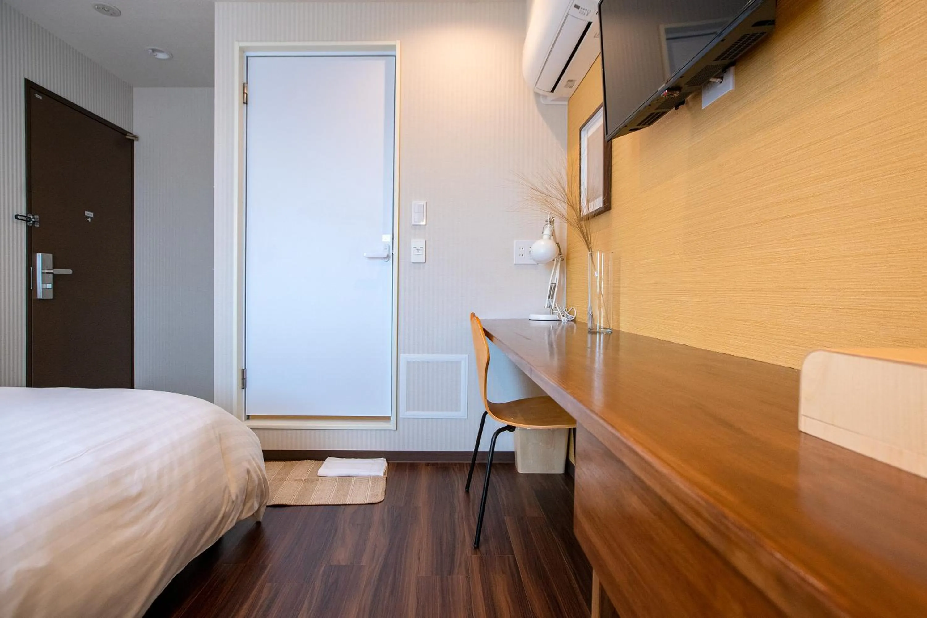 TV and multimedia, Bed in Artsy Inn