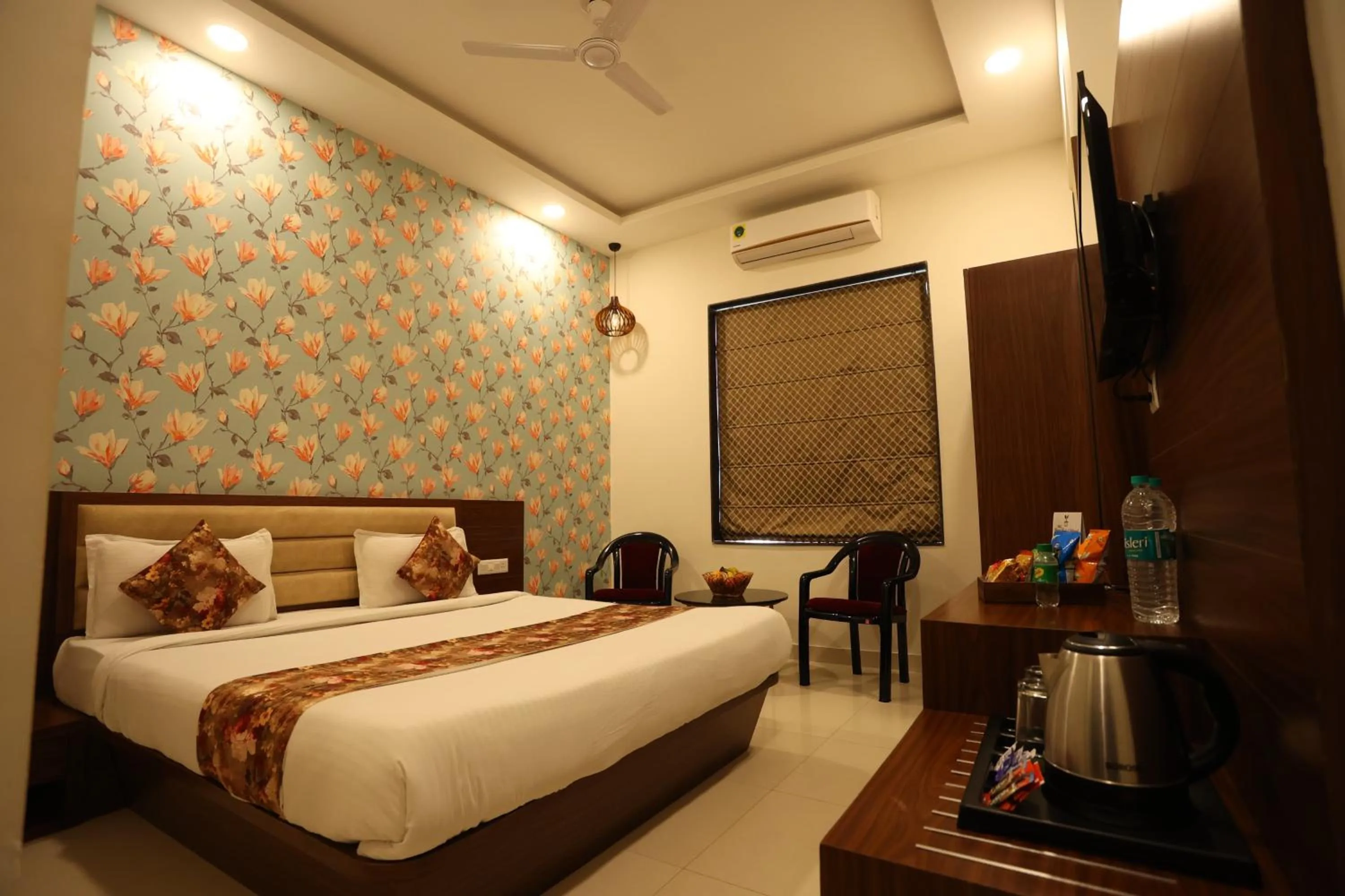 Bedroom, Bed in Hotel Bhairav Bagh with Swimming Pool
