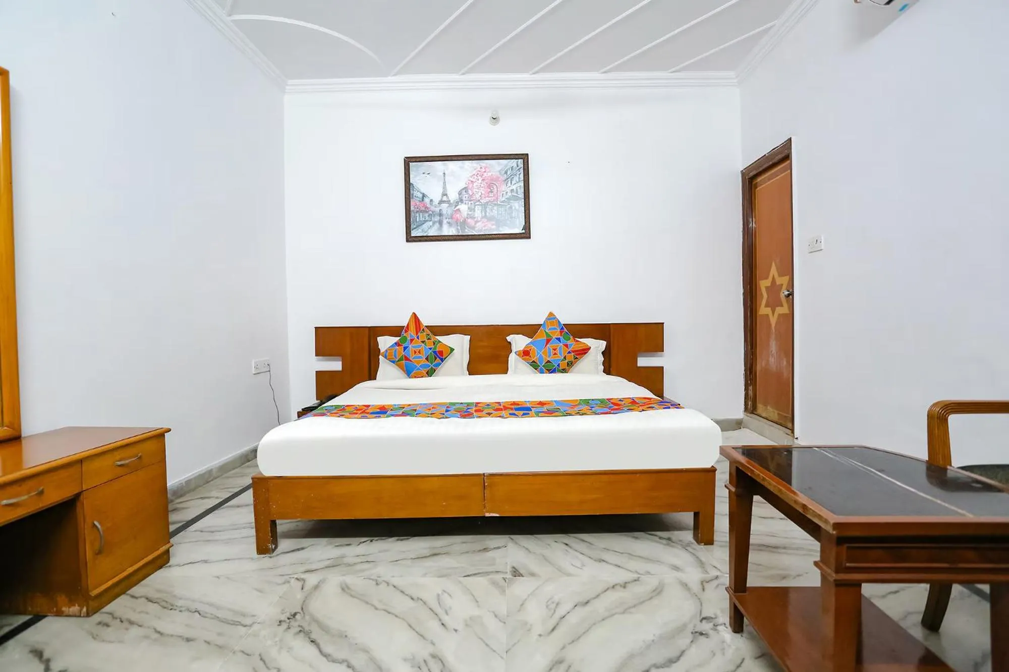 Bed in FabHotel Premium Rooms - Nr Yashobhoomi Convention Centre