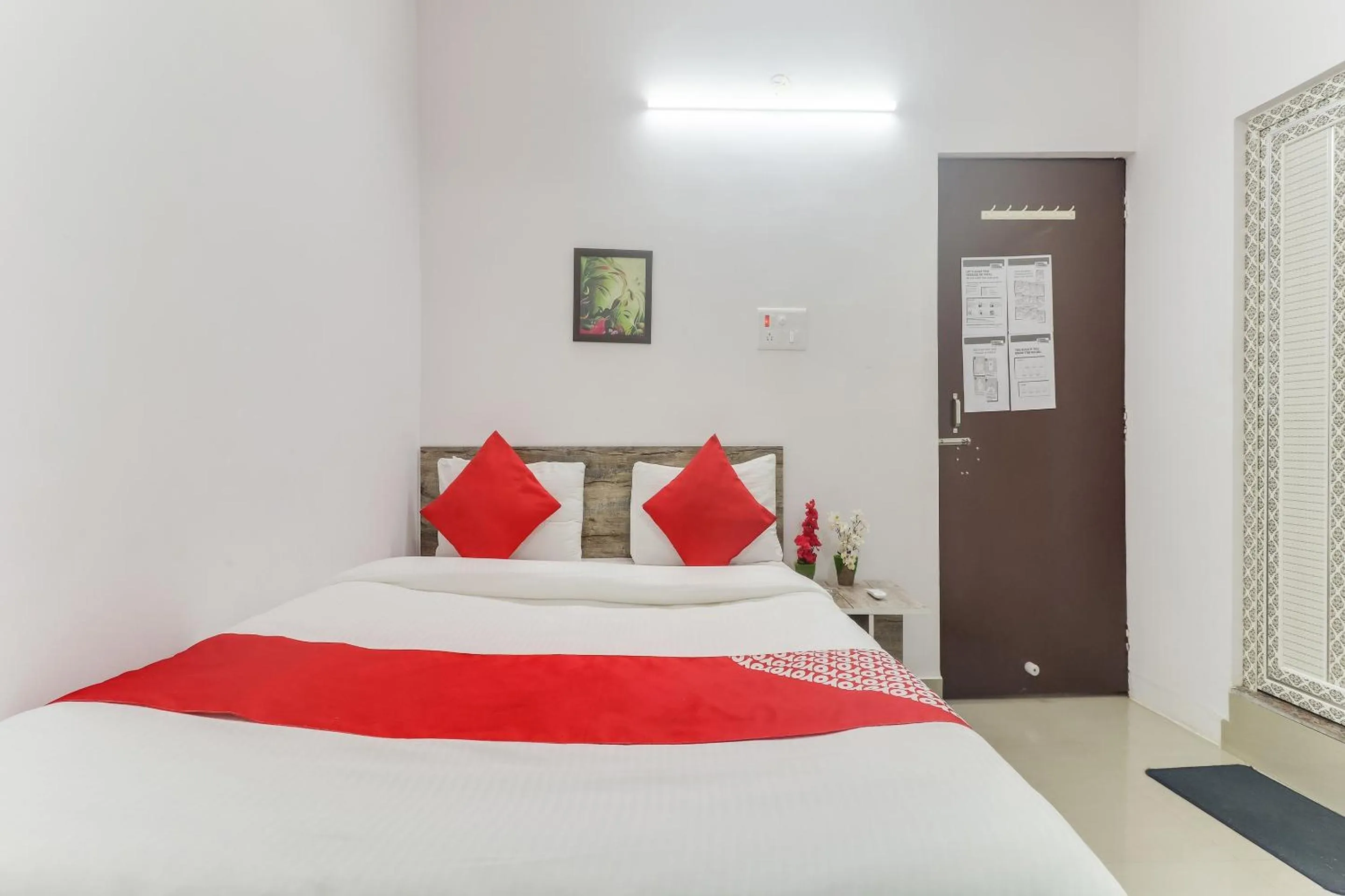 Bedroom in Super Hotel O The Radium Inn