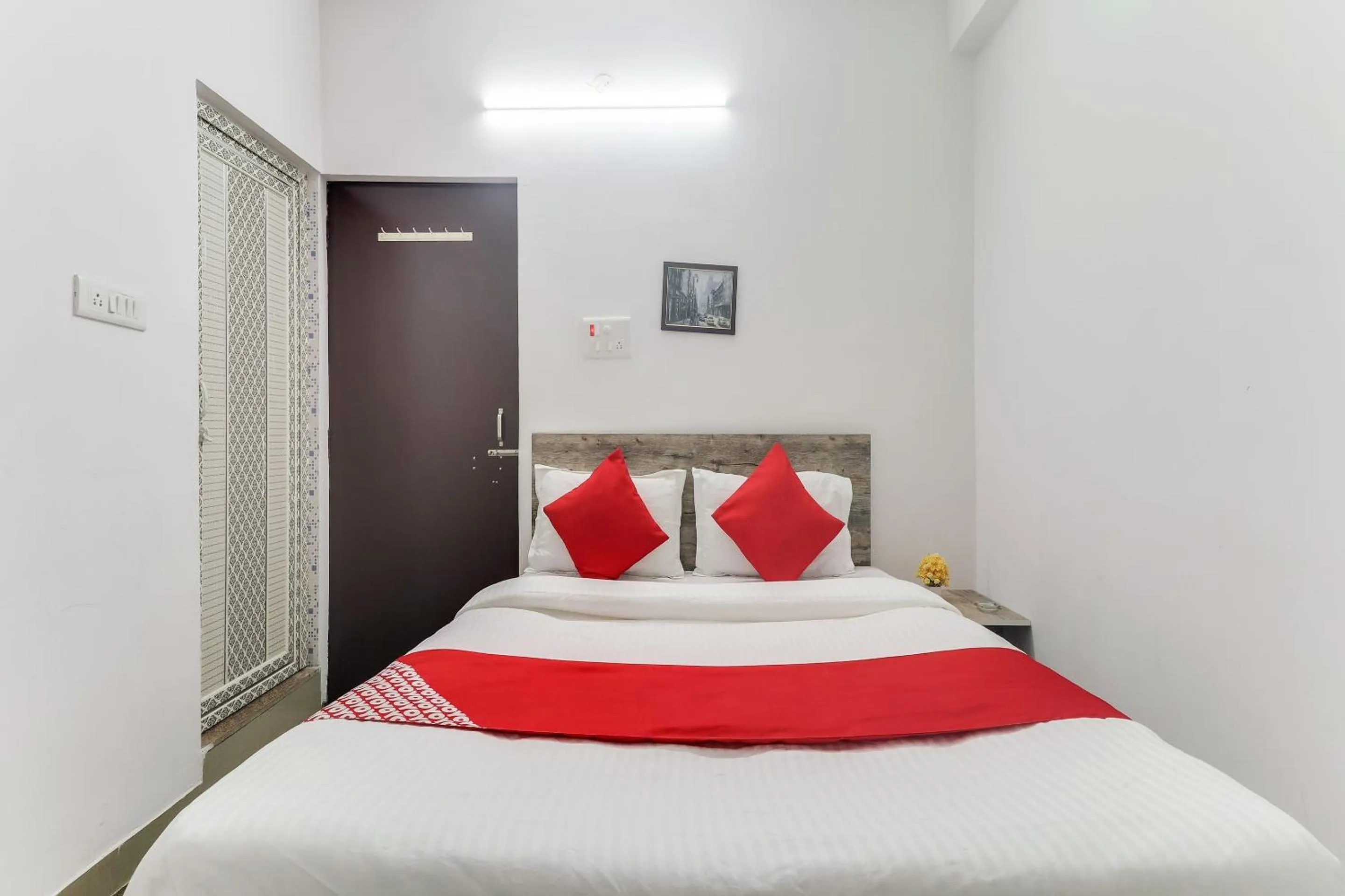 Bedroom in Super Hotel O The Radium Inn