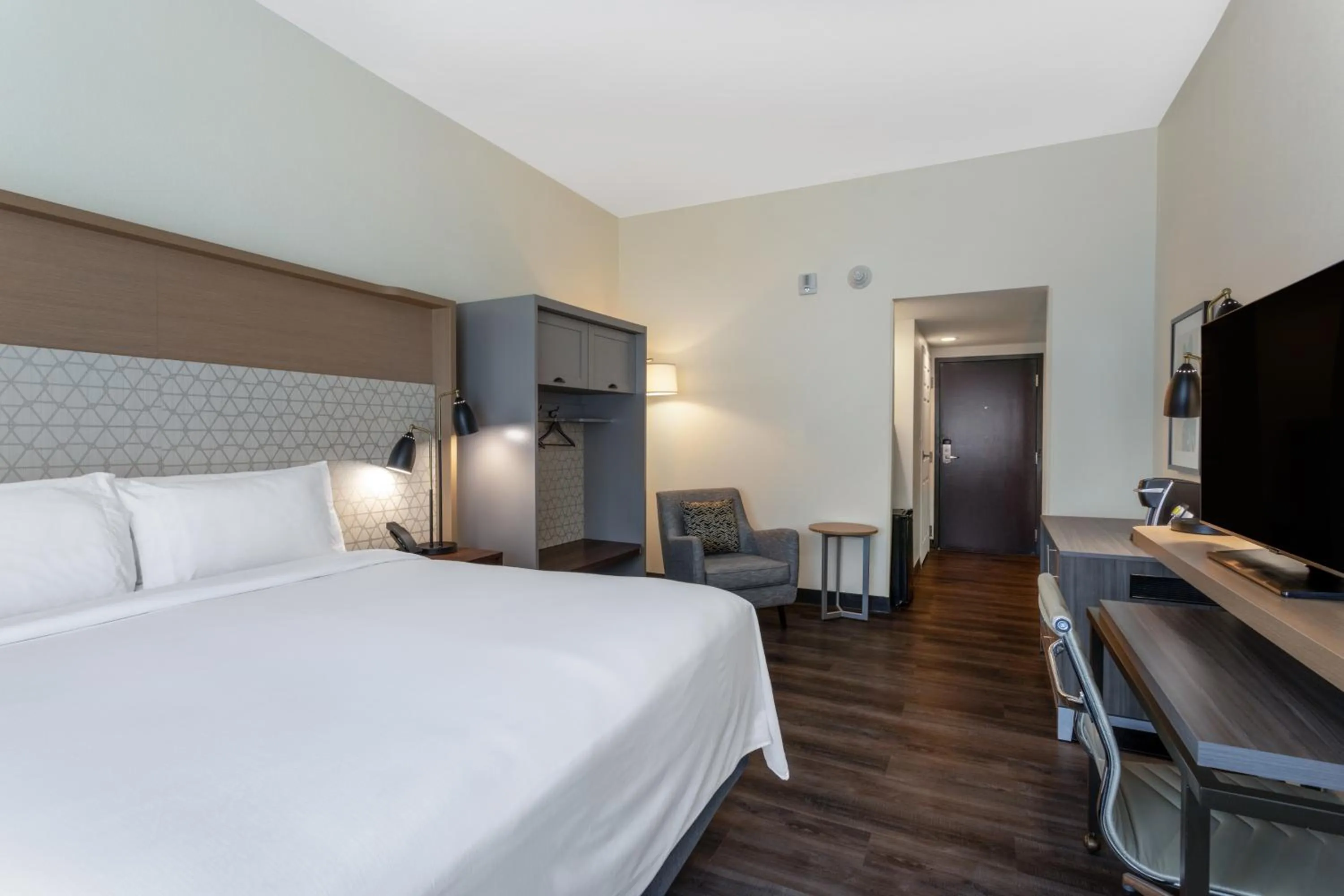 Bed in Holiday Inn - Tampa North by IHG