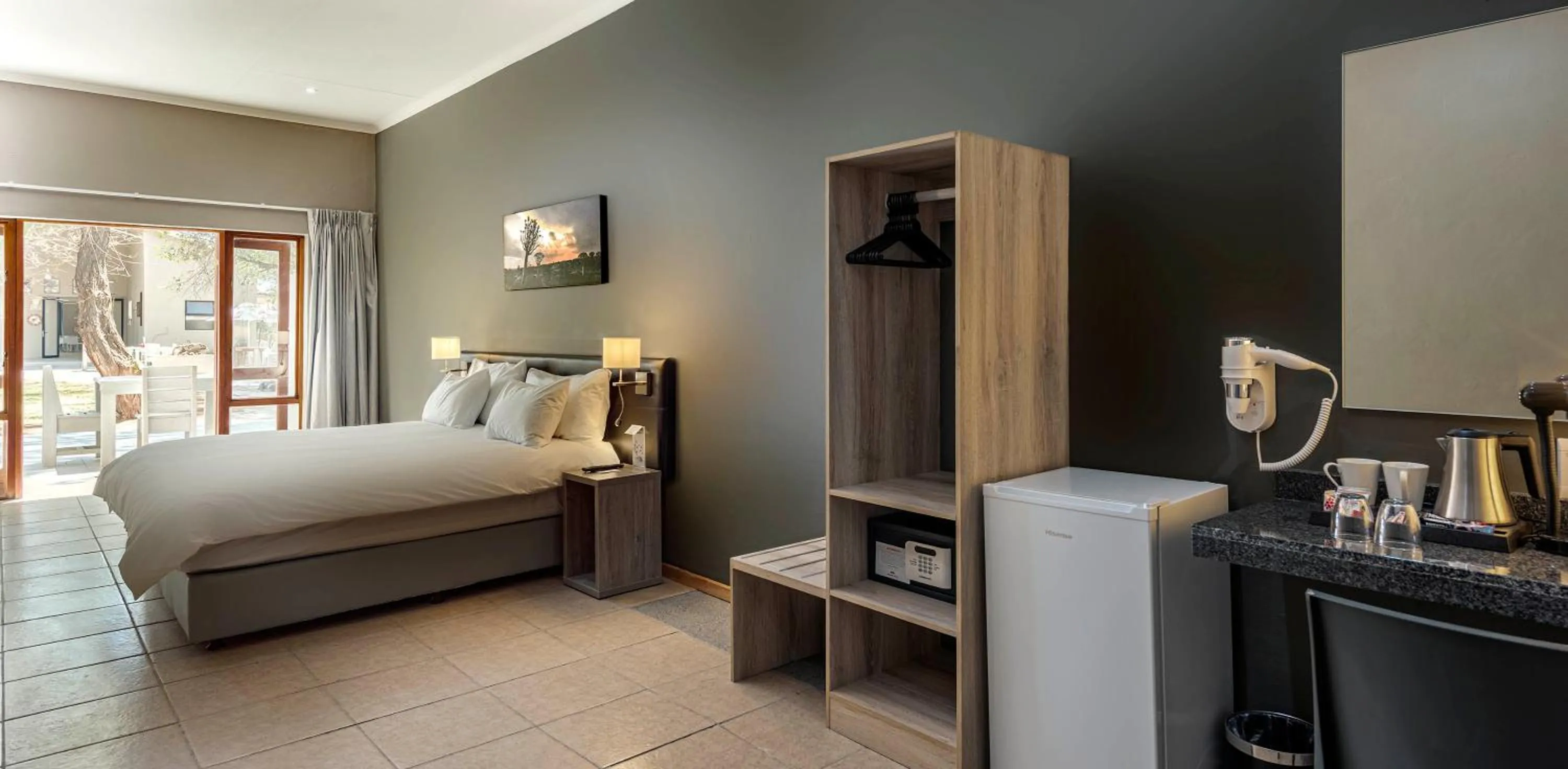 Coffee/tea facilities, Bed in Upington Inn