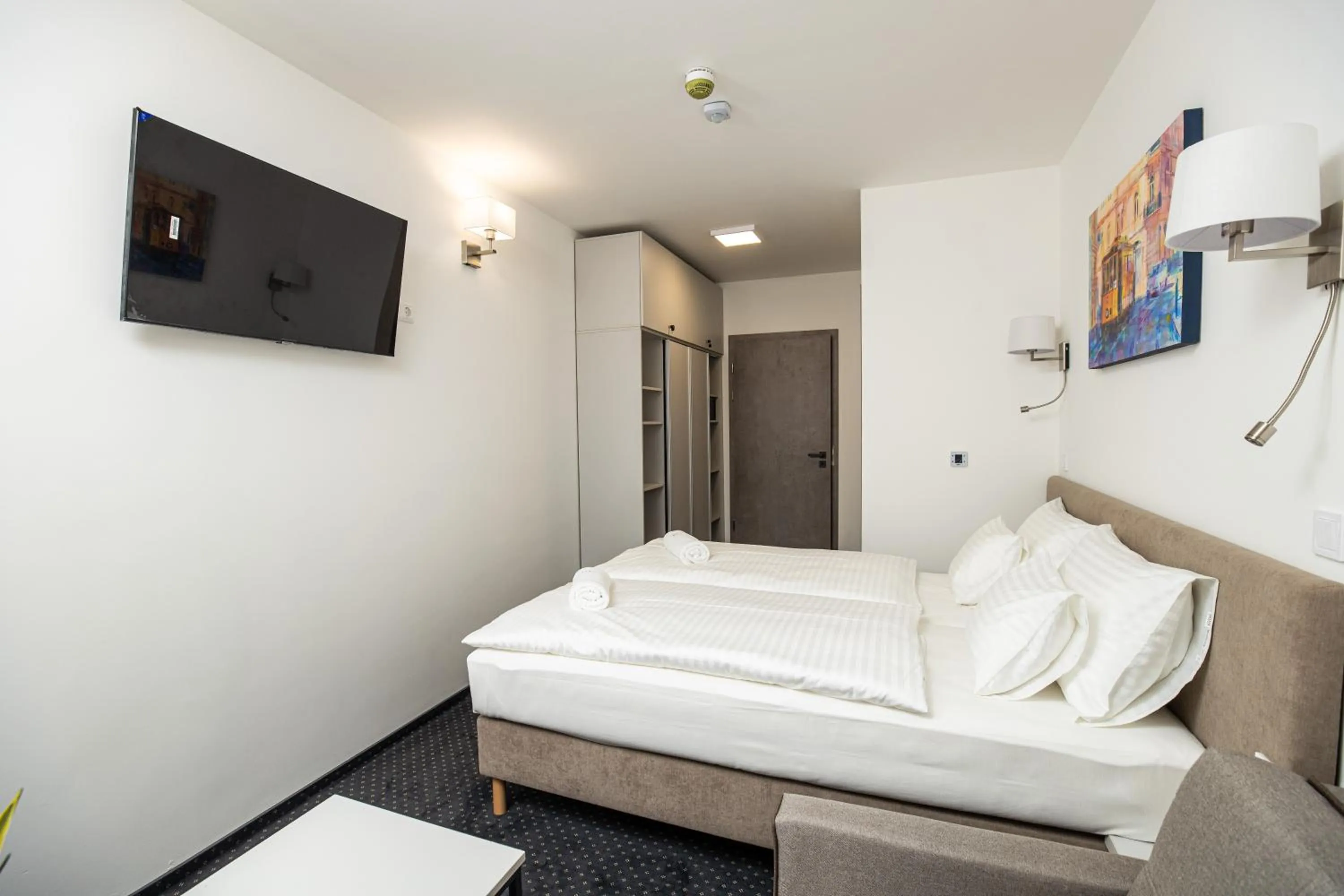 TV and multimedia, Bed in Arena Deluxe & Spa