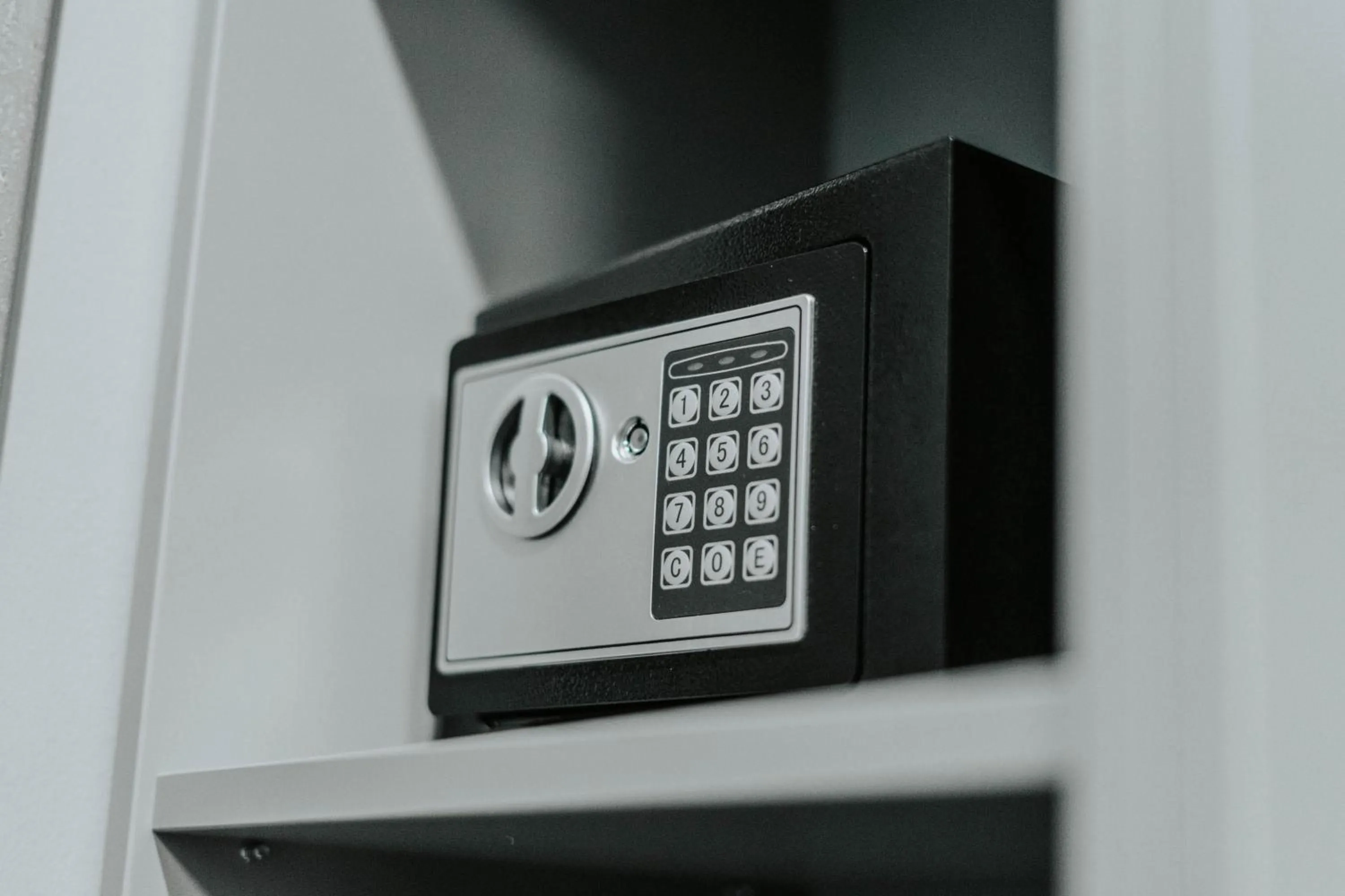 safe in Arena Deluxe & Spa