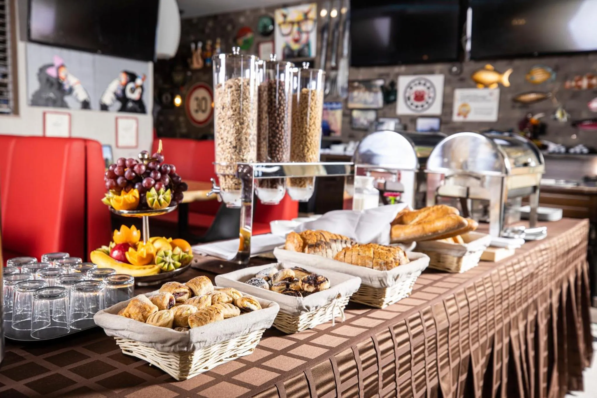 Breakfast in Arena Deluxe & Spa