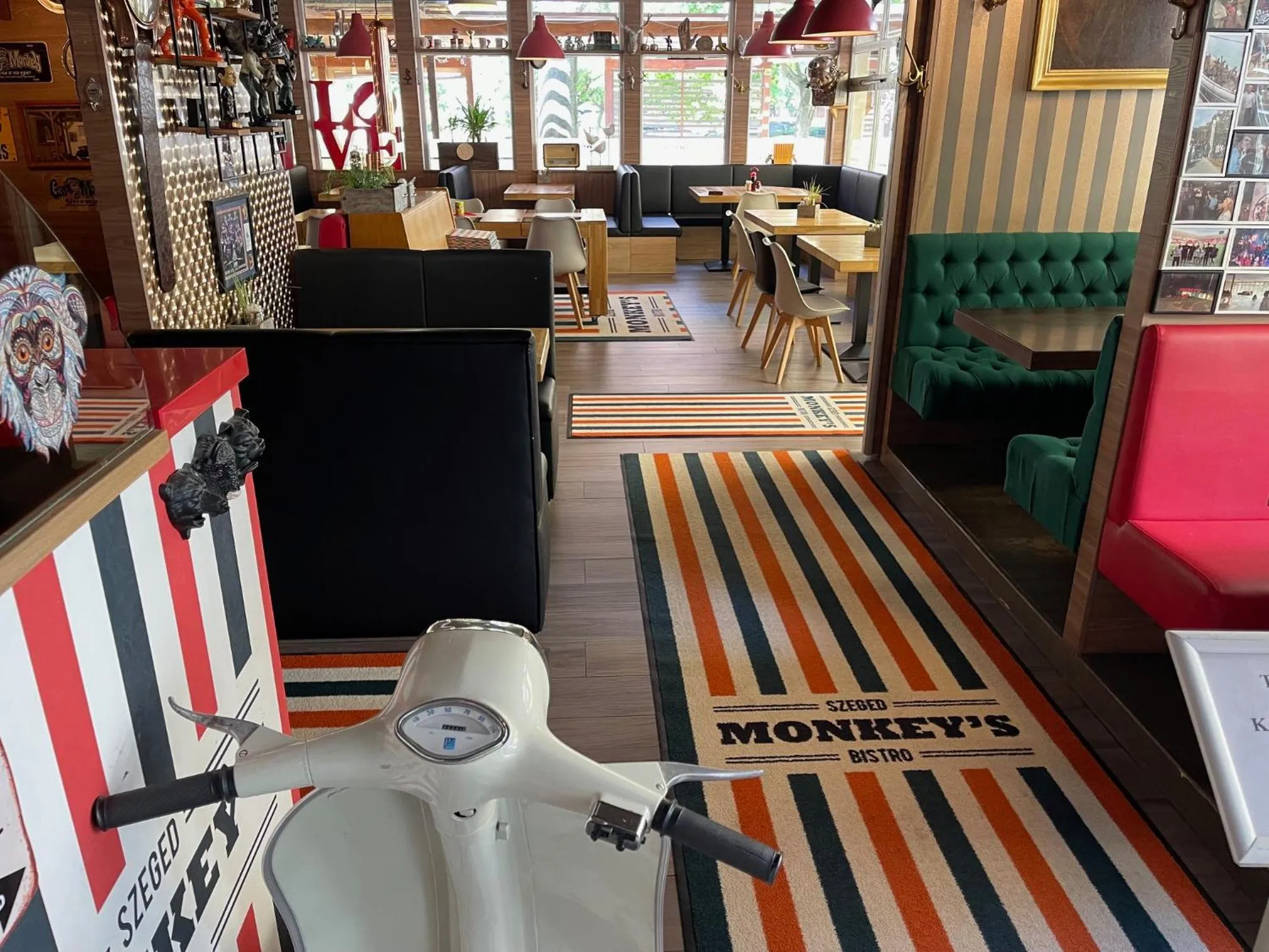 Restaurant/places to eat in Arena Deluxe & Spa