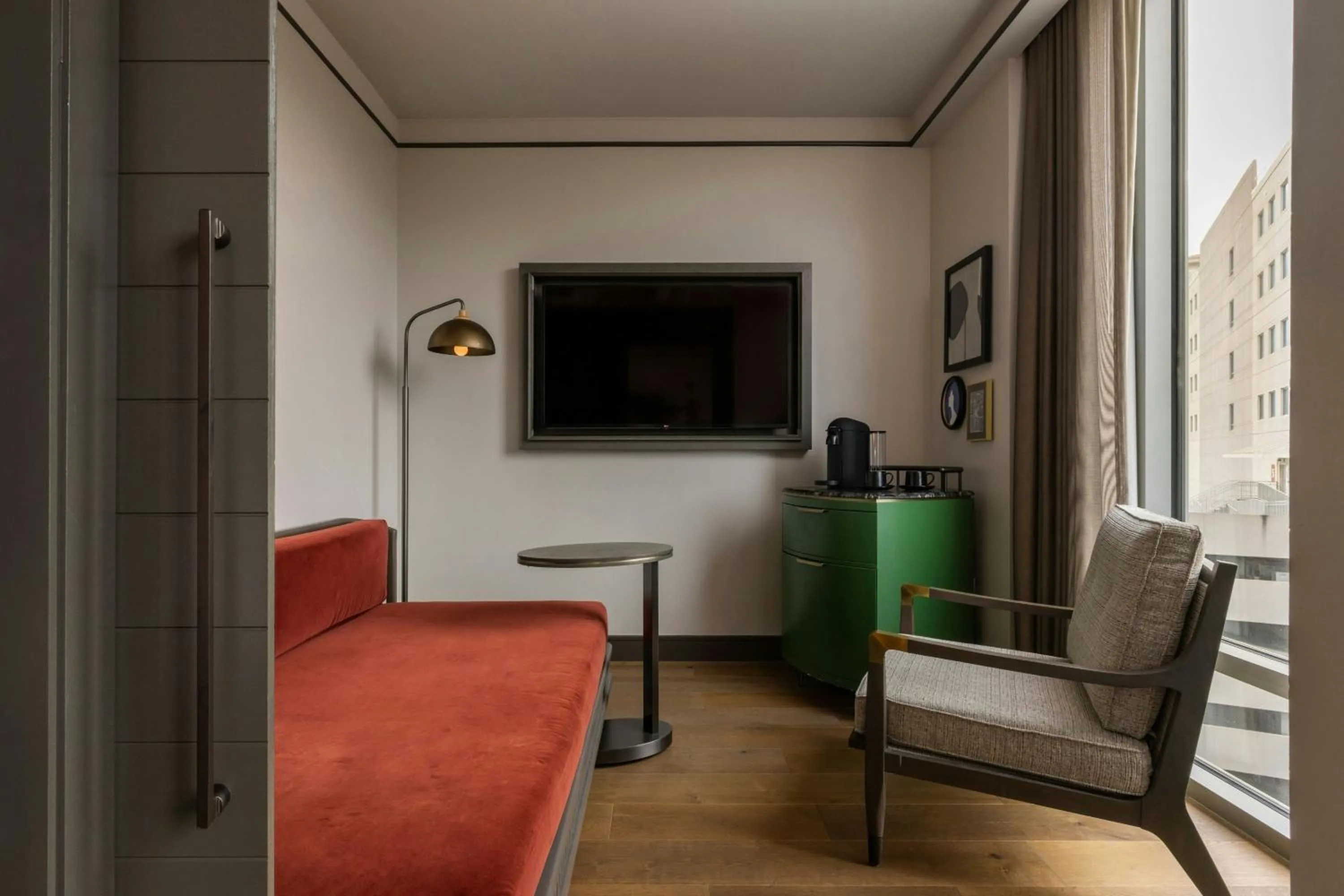 Photo of the whole room in The Tess, Autograph Collection