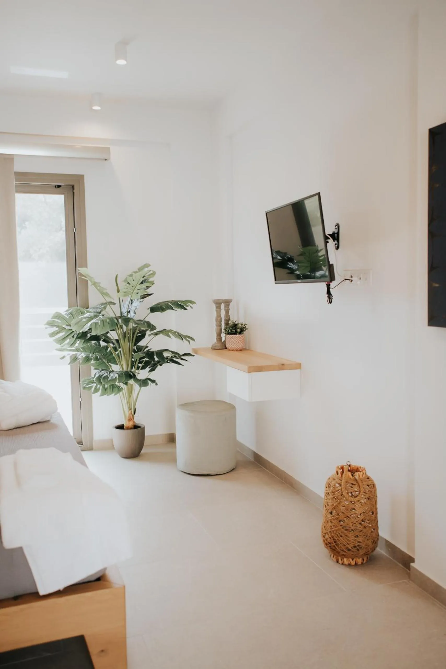 TV and multimedia in Elia boutique hotel