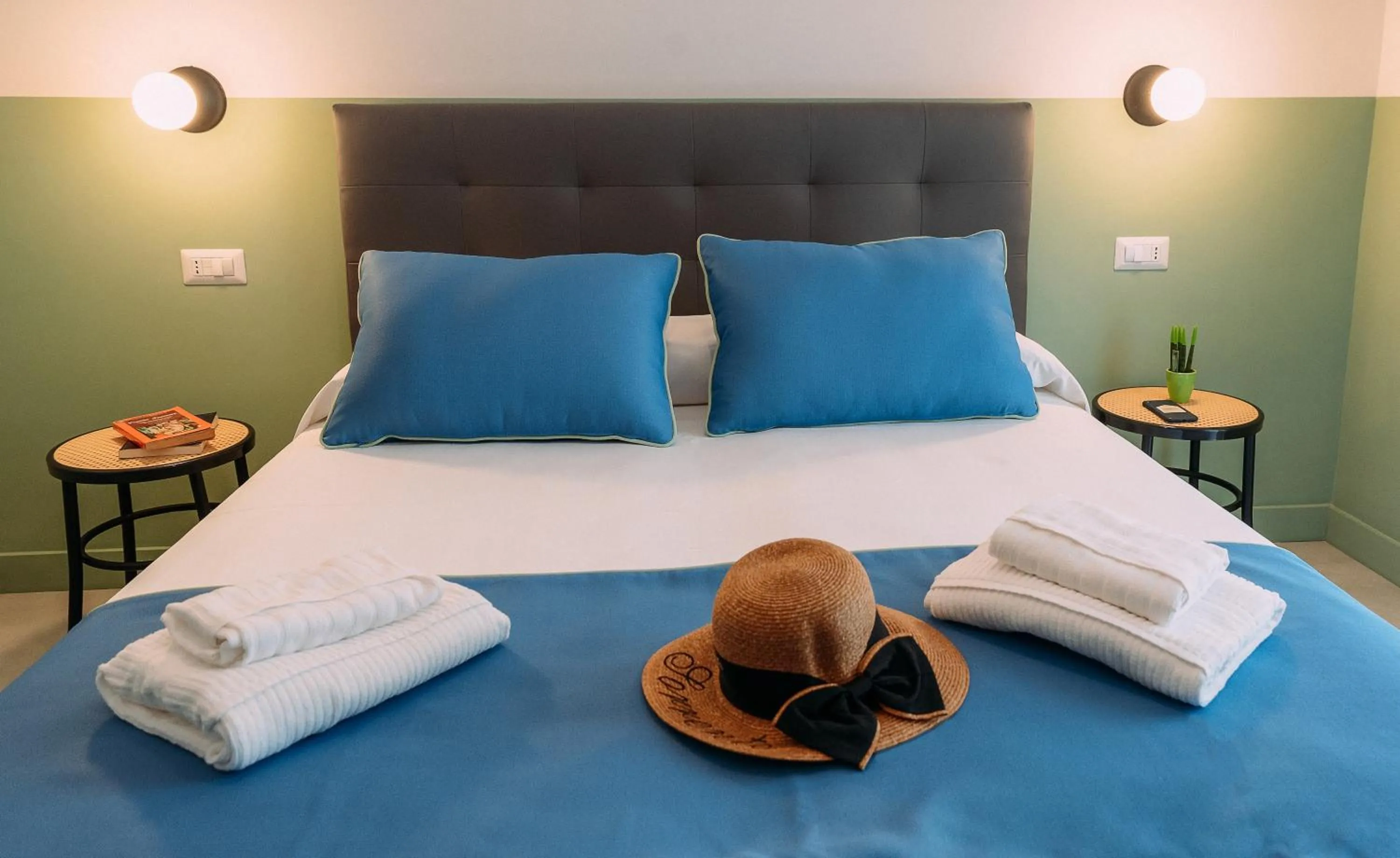 Bed in Sorrento Colors&Suites