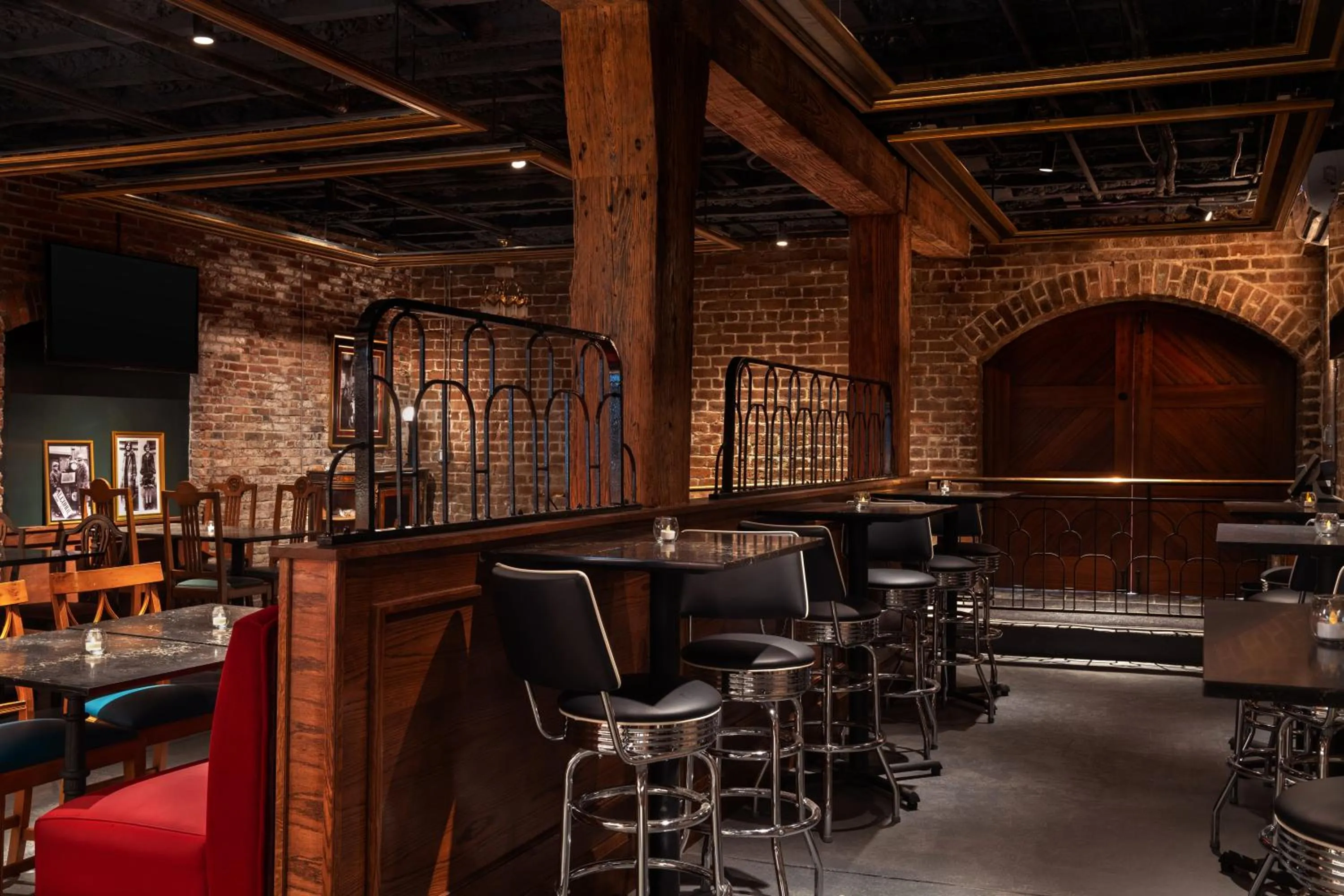 Restaurant/places to eat in River Street Inn