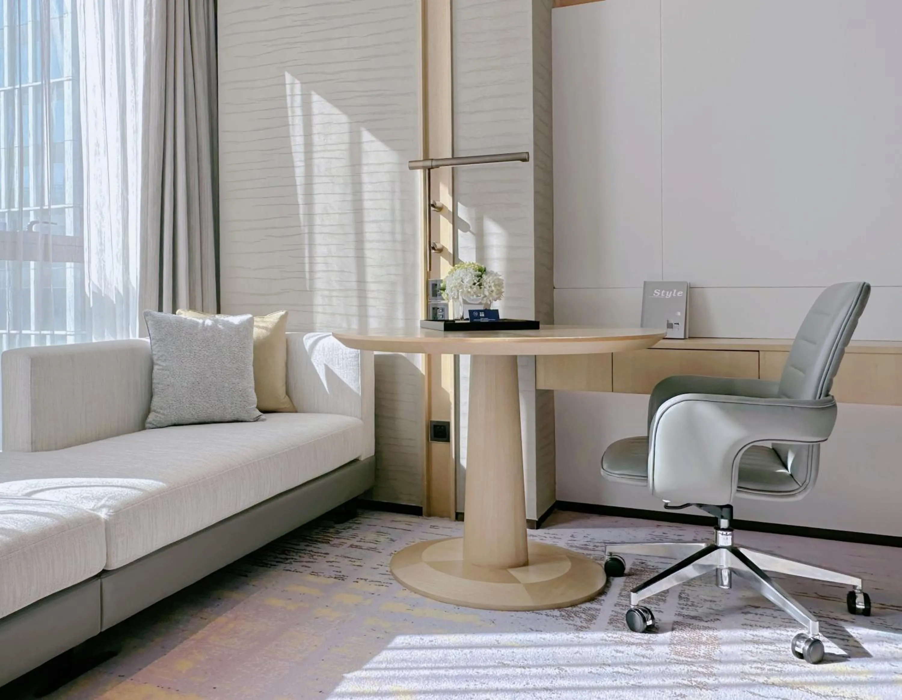 Seating area in Doubletree By Hilton Kunming Airport