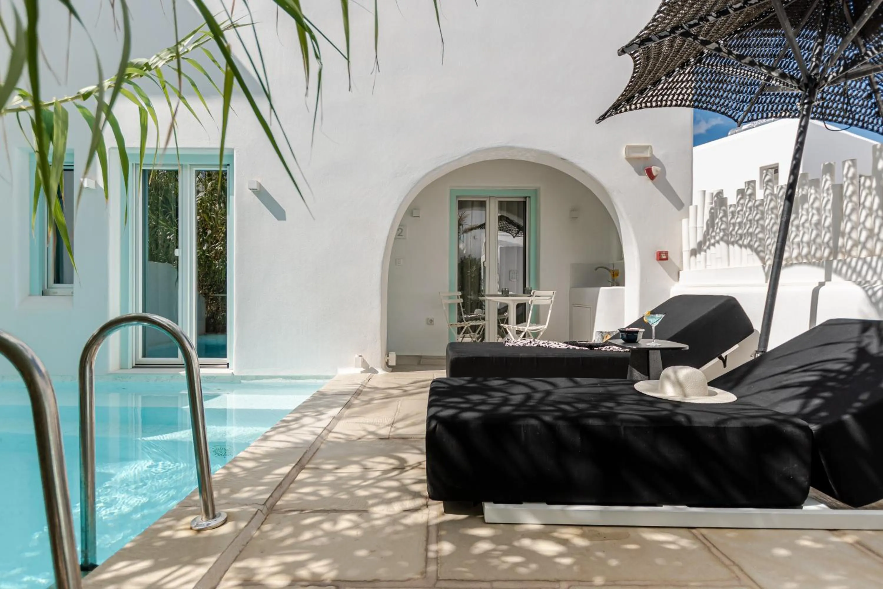 Property building in Majo Suites Hotel