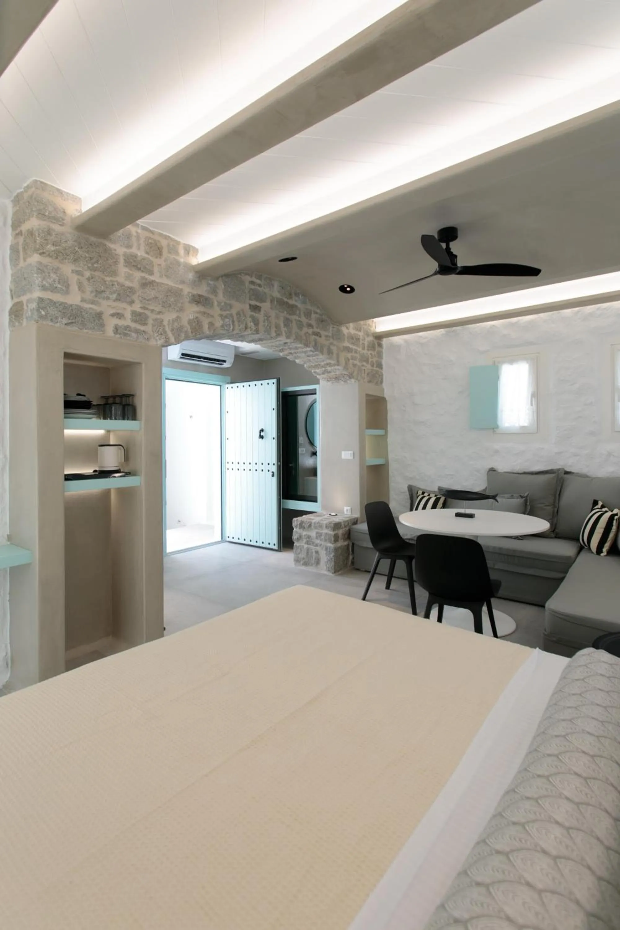 Photo of the whole room in Majo Suites Hotel