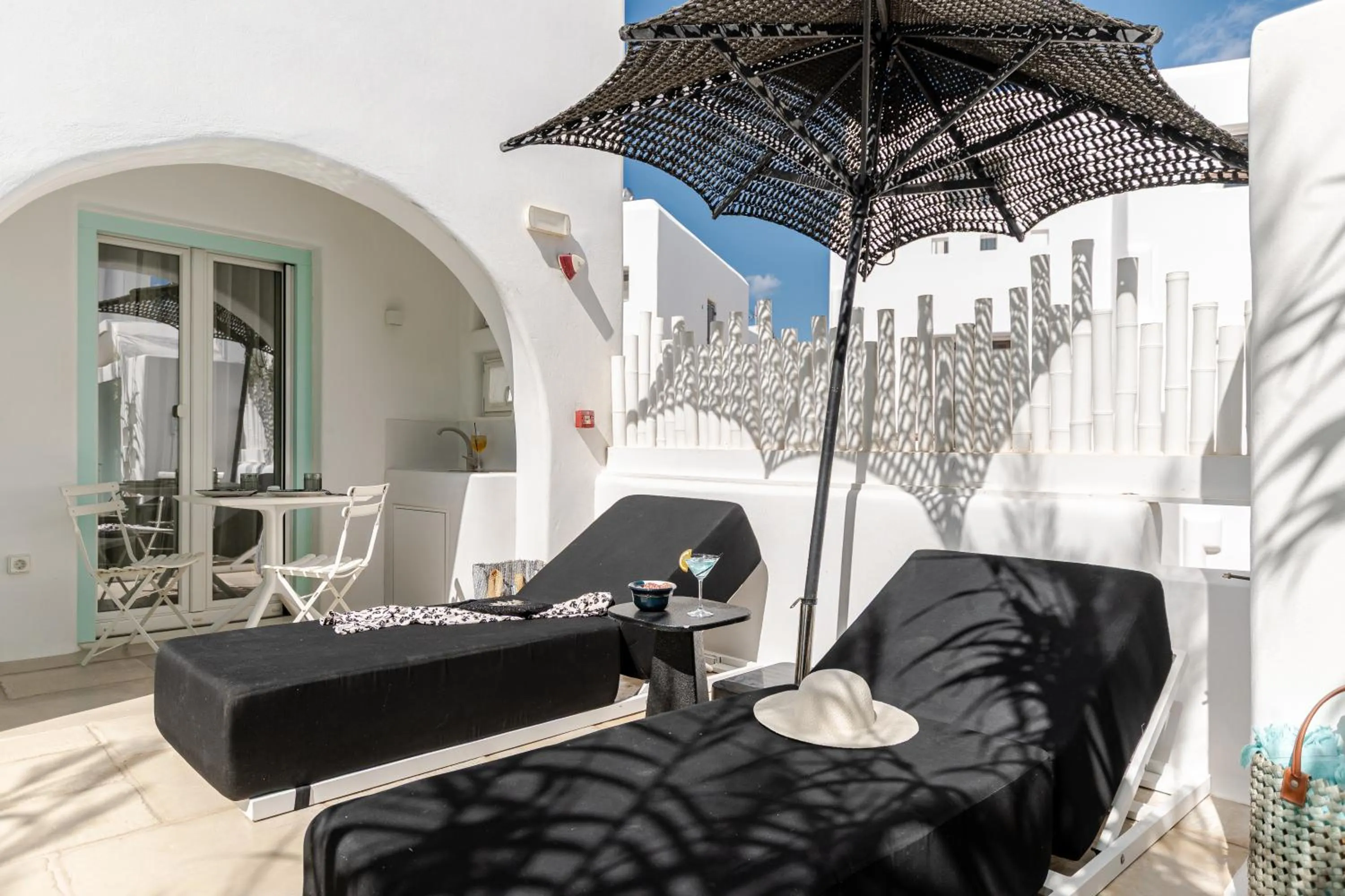 Shower in Majo Suites Hotel