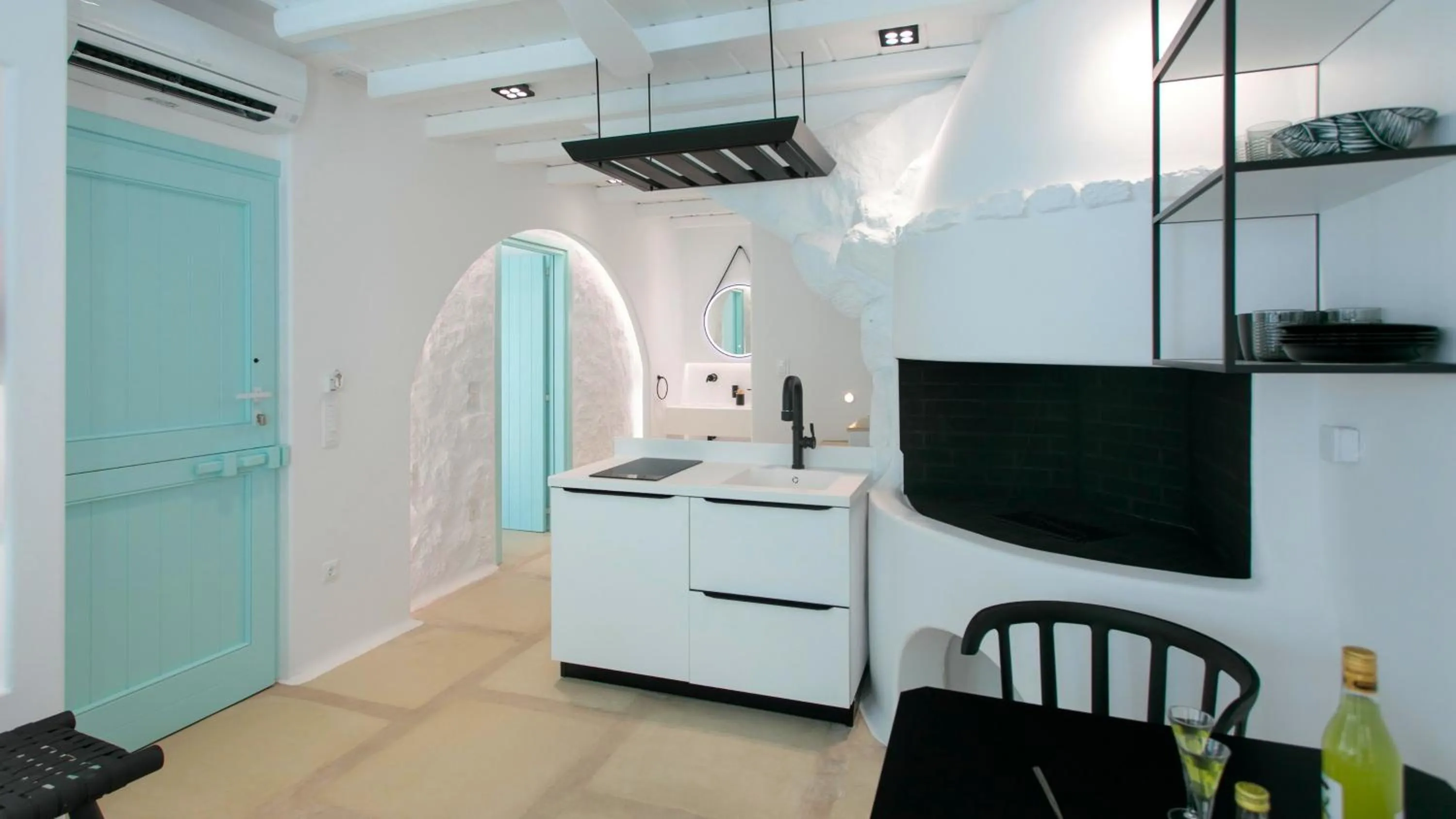 kitchen in Majo Suites Hotel