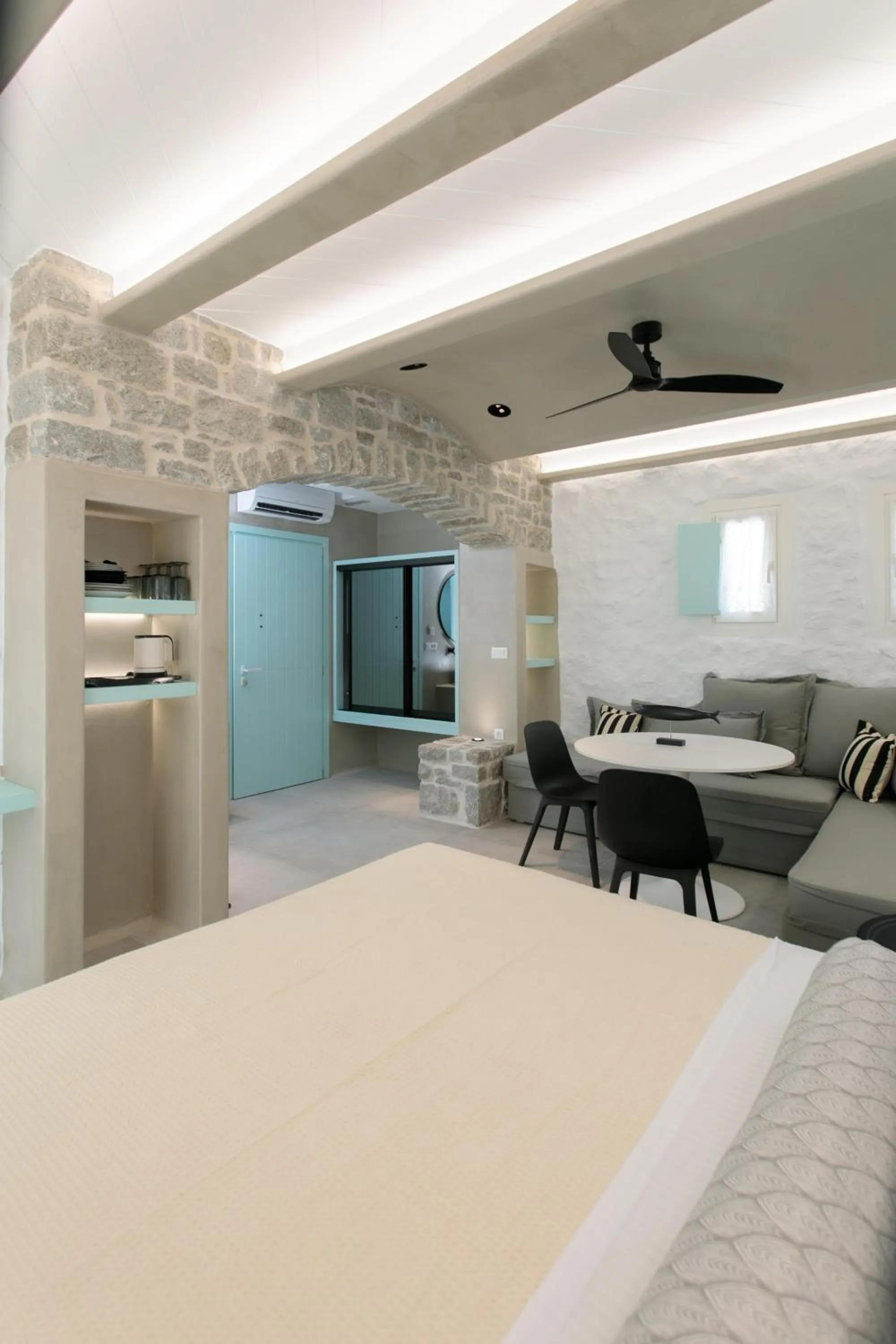 Toilet in Majo Suites Hotel