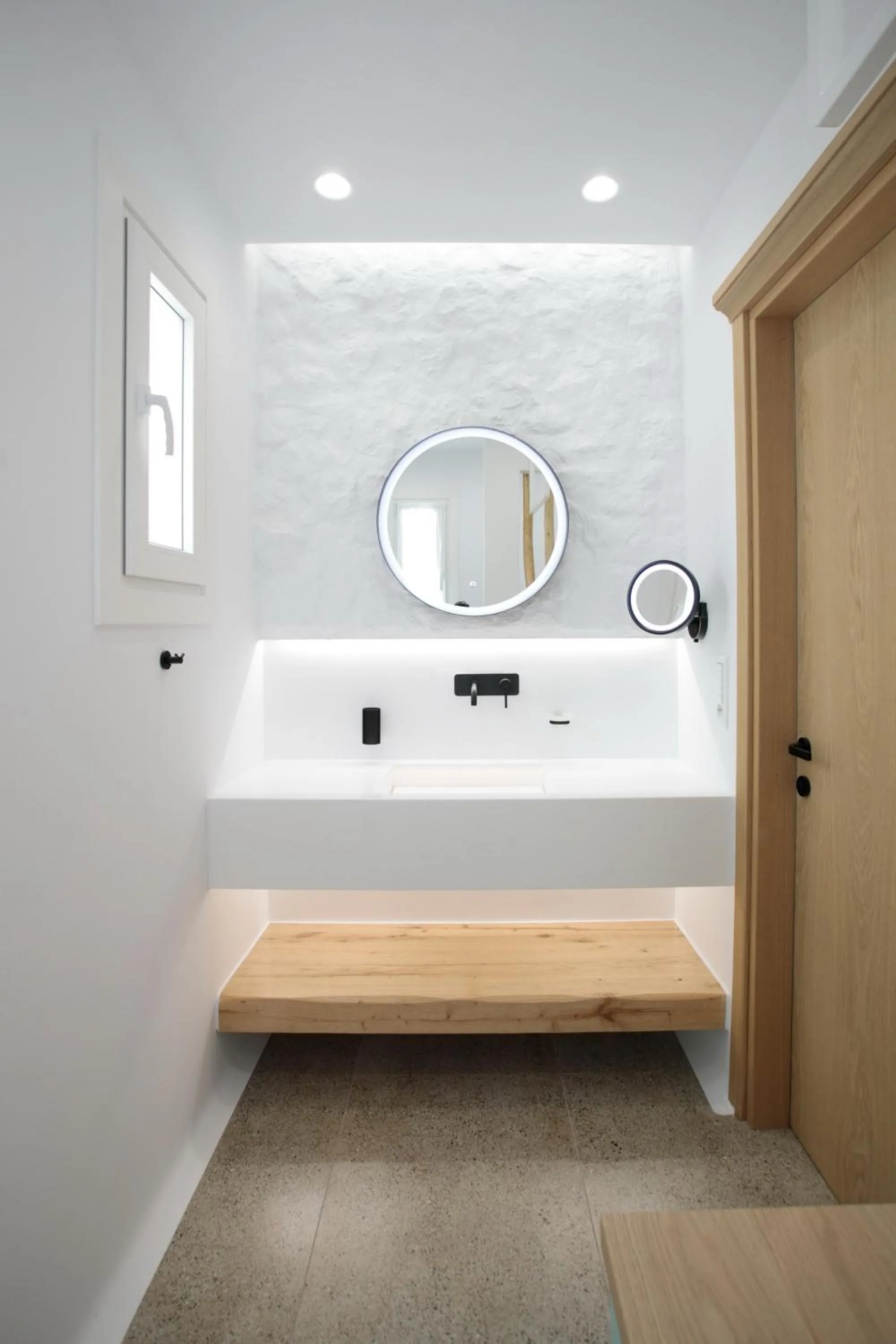 Bathroom in Majo Suites Hotel