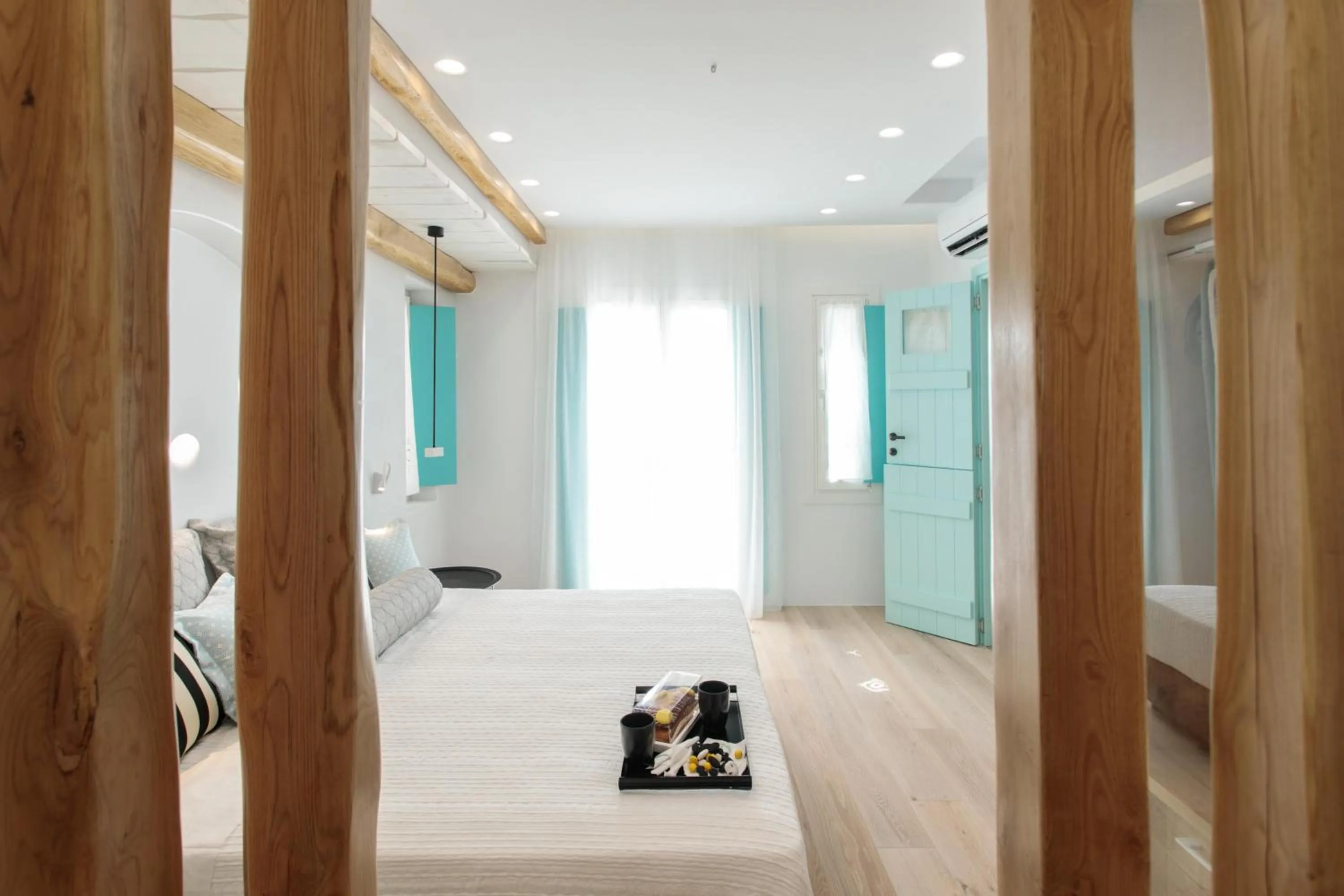 Bedroom, Bed in Majo Suites Hotel