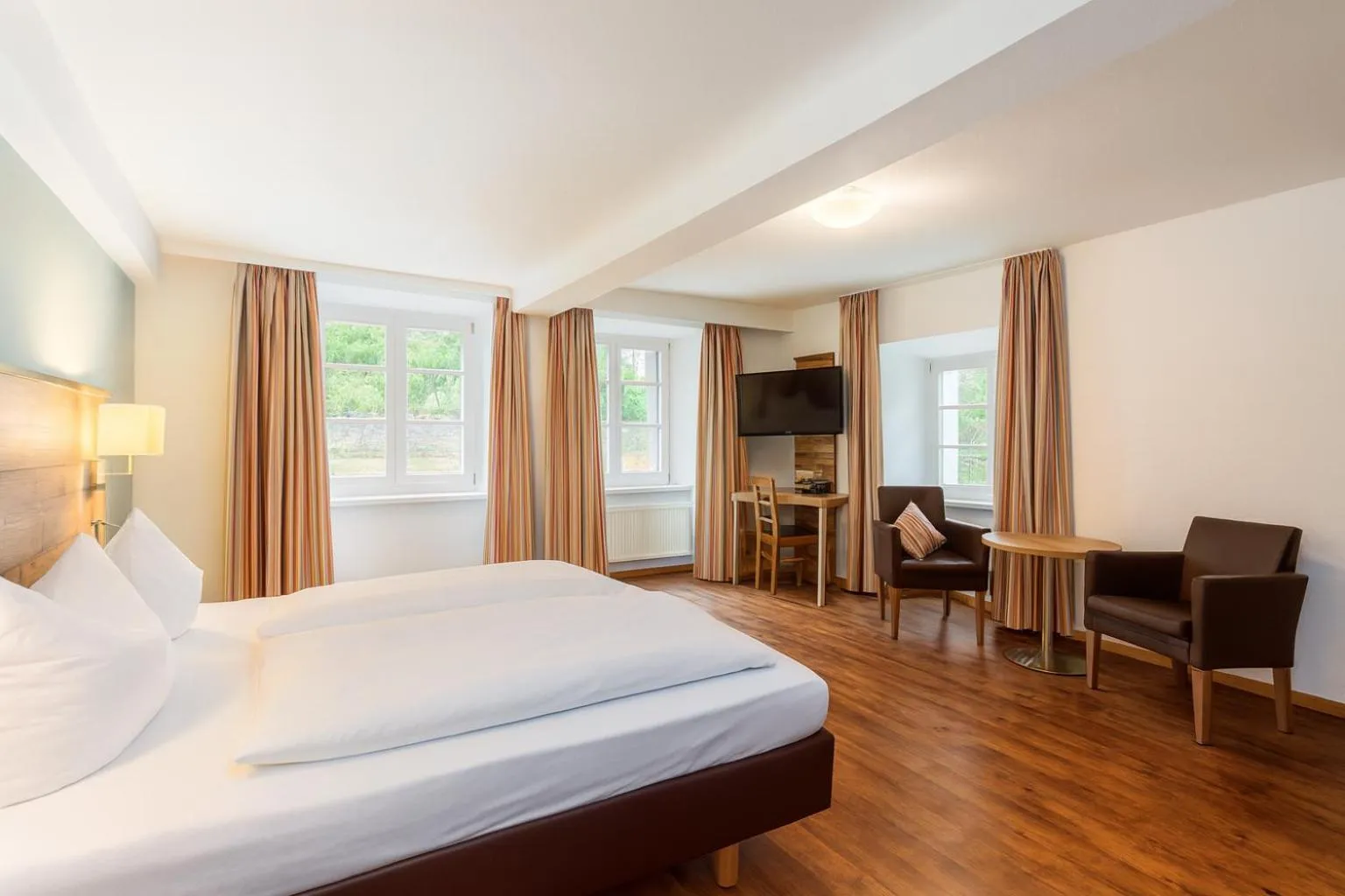 Photo of the whole room, Bed in Landgasthof Hotel Rebstock