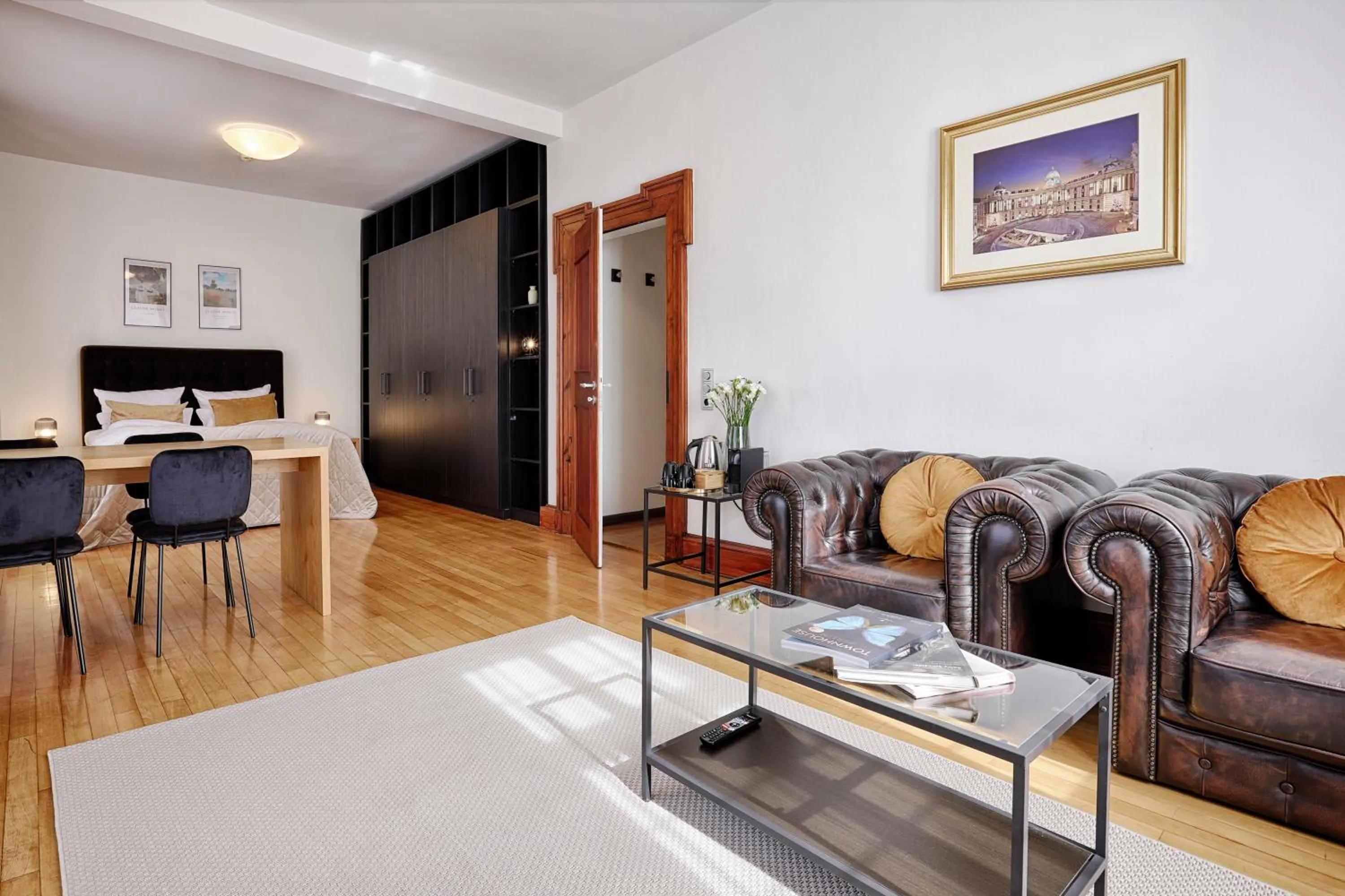 Photo of the whole room in homie hotel Wiener Botschaft