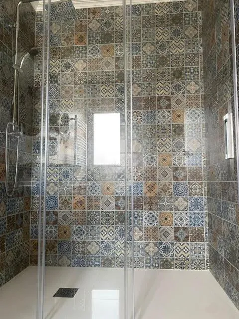 Shower in Albergue San Pedro