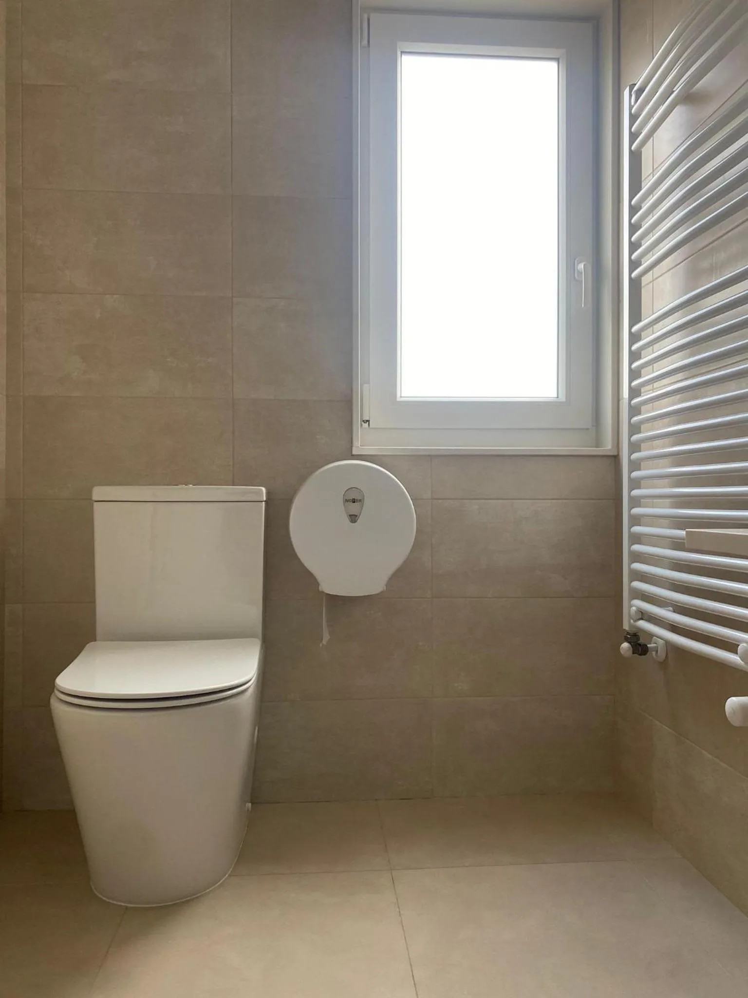 Toilet in Albergue San Pedro