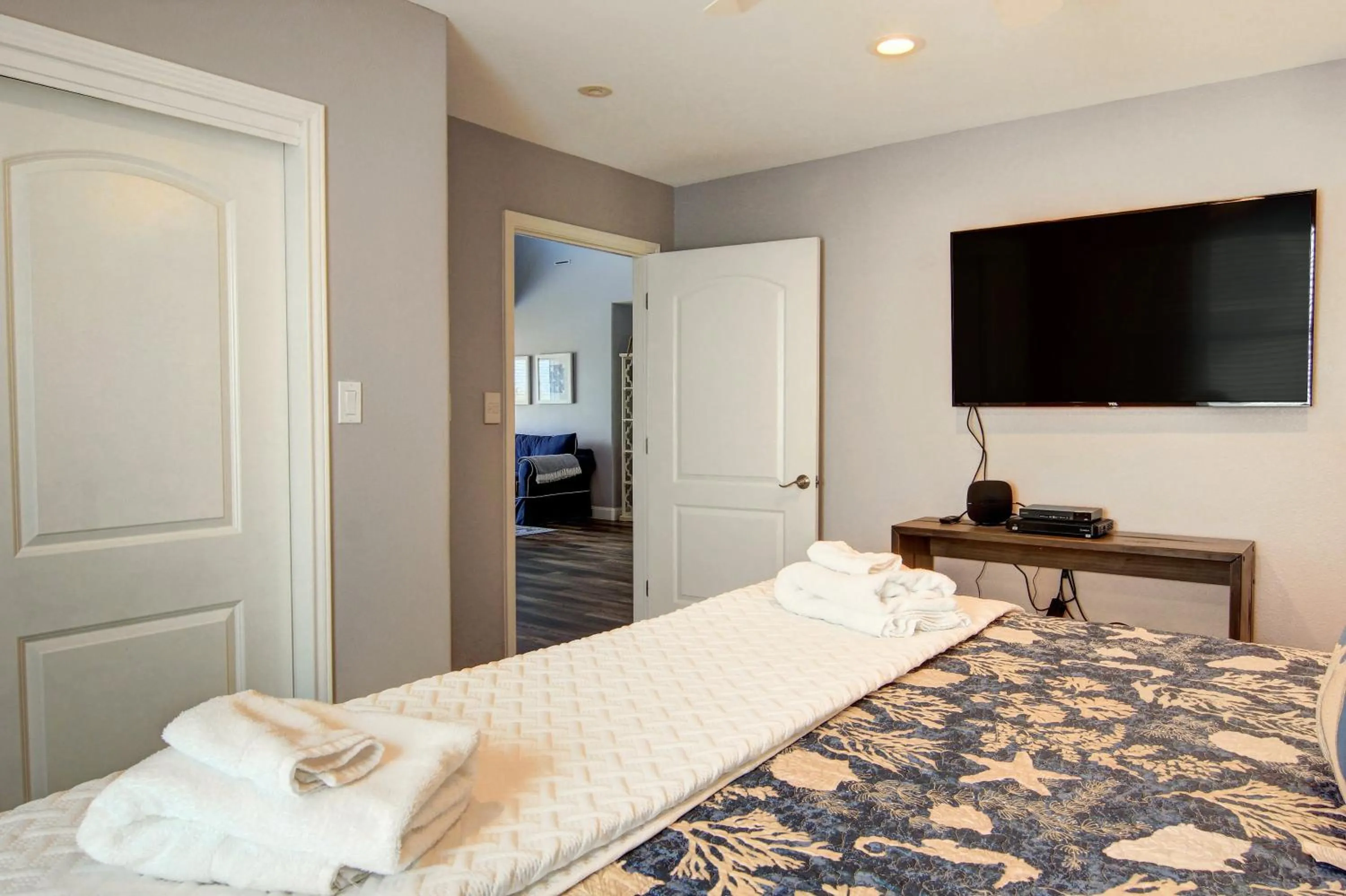 Other, Bed in Lost and Found GW110