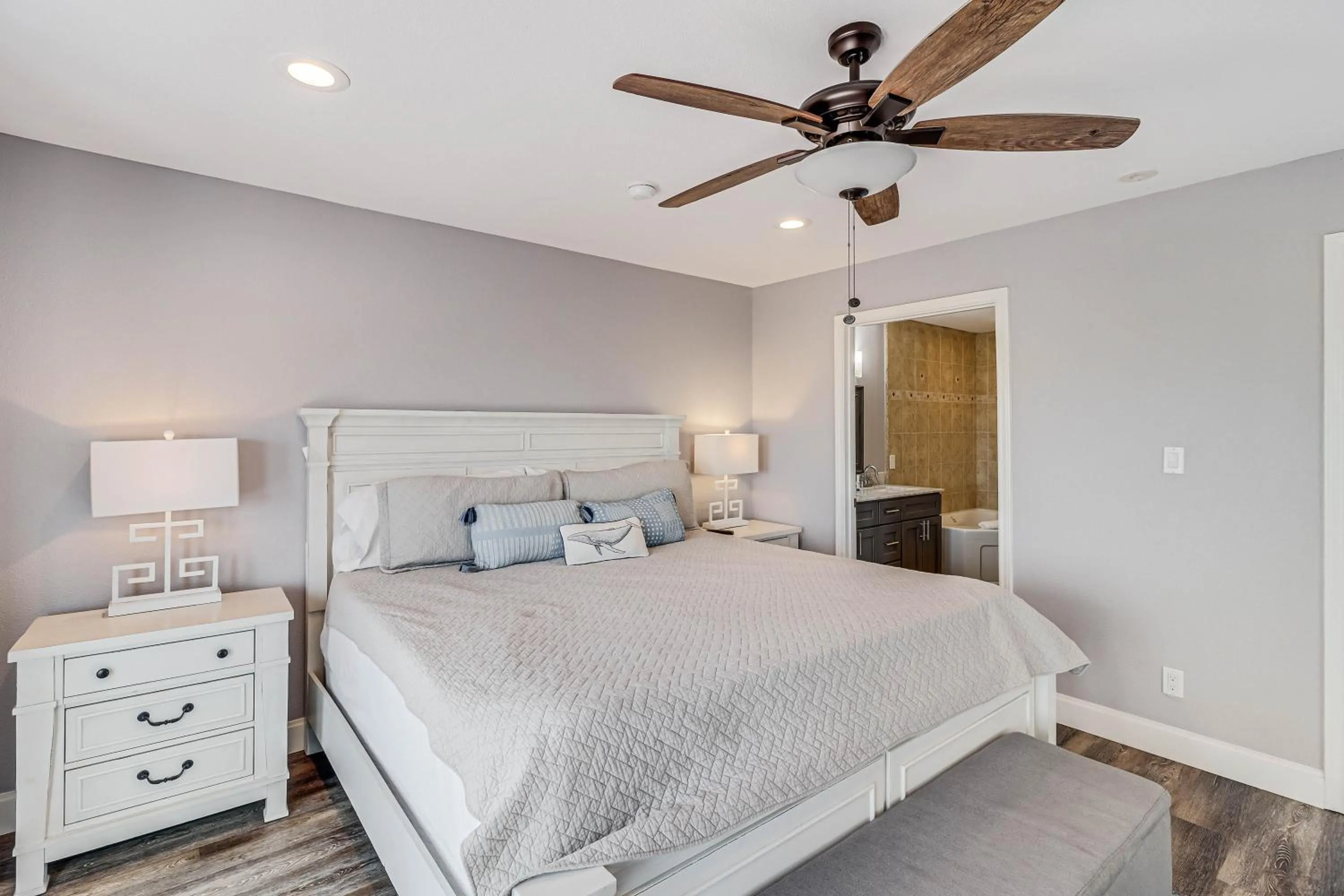 Other, Bed in Lost and Found GW110