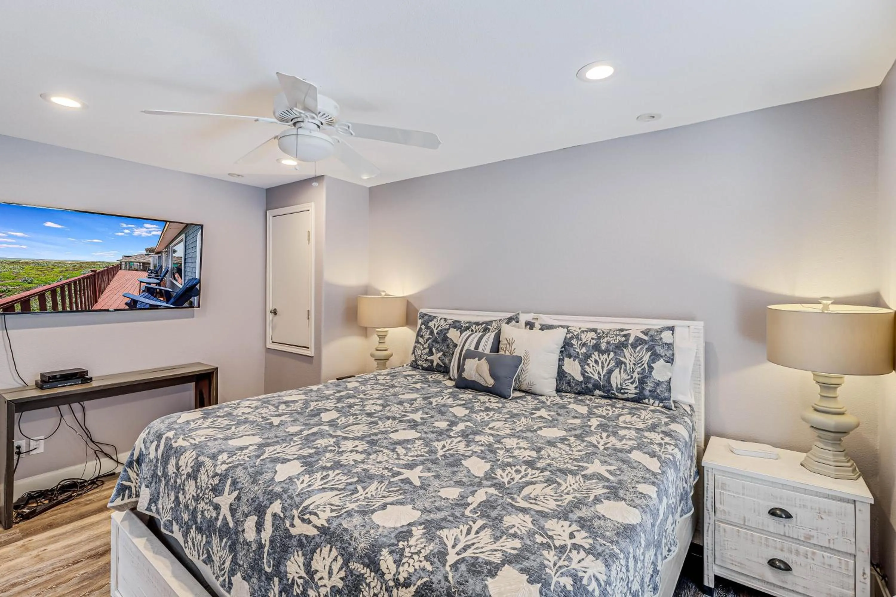 Other, Bed in Lost and Found GW110