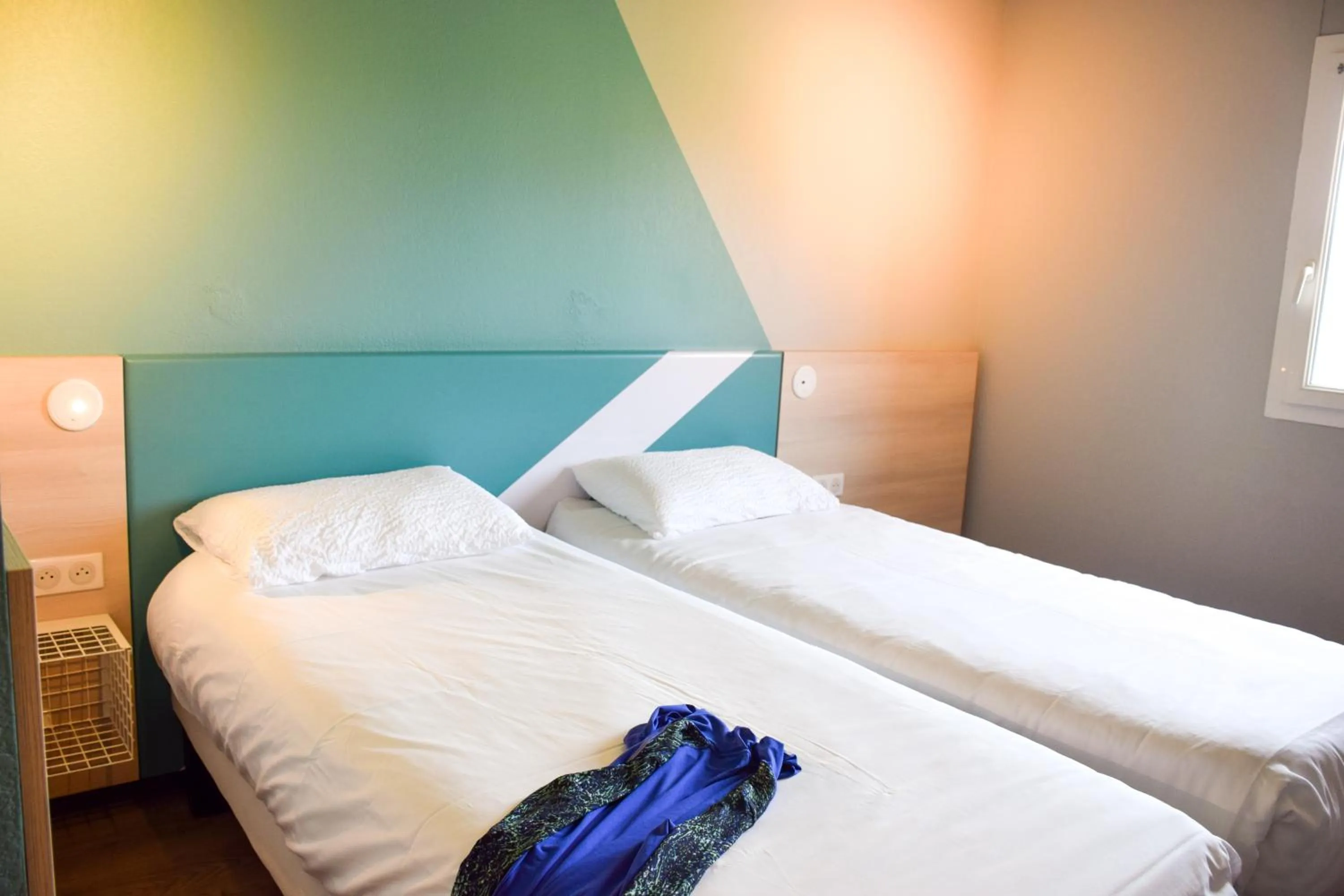 Bedroom, Bed in ibis Budget Millau Viaduc